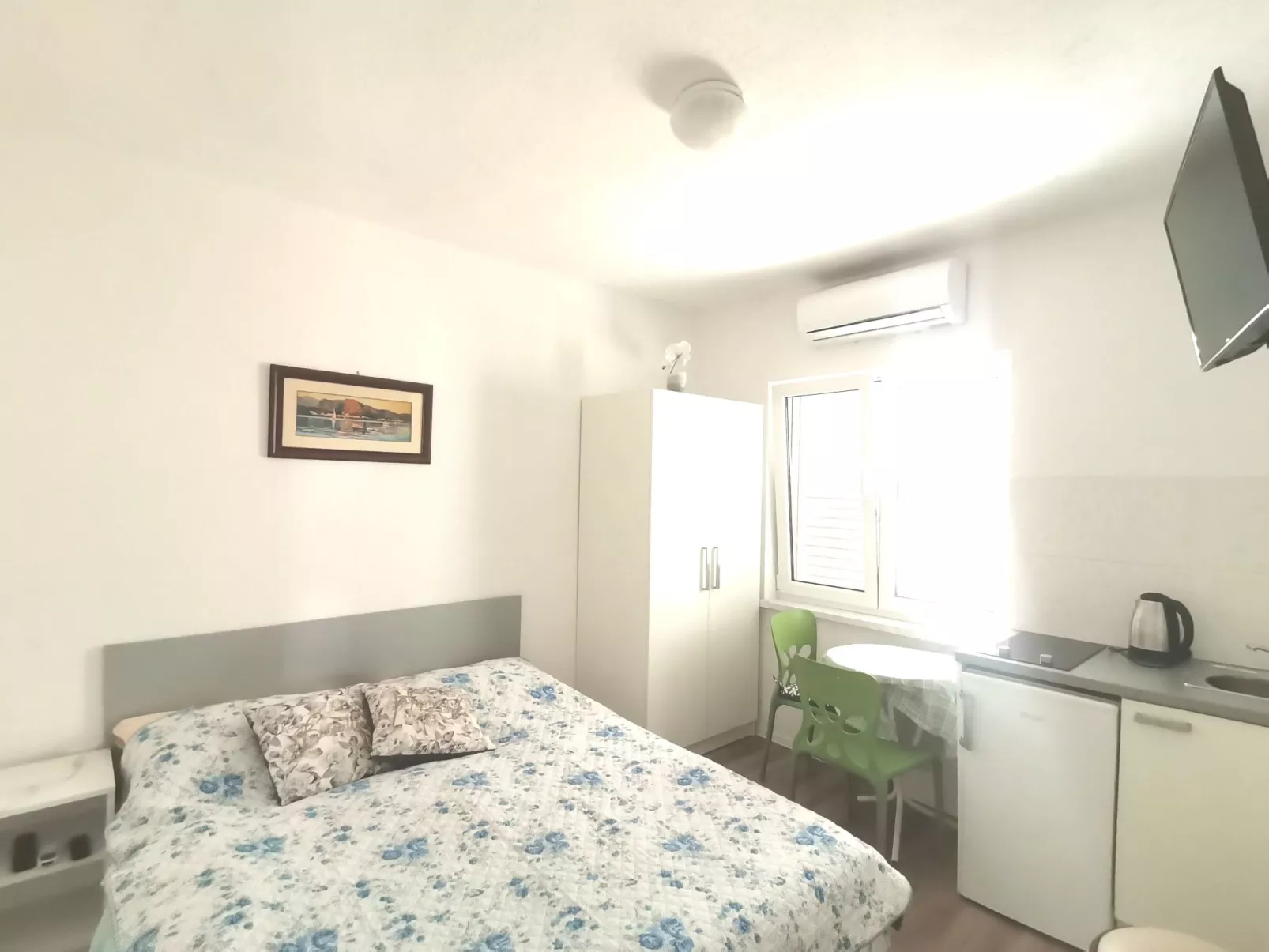 Weiße Idylle auf dem blauen Meer-Image-tags.info