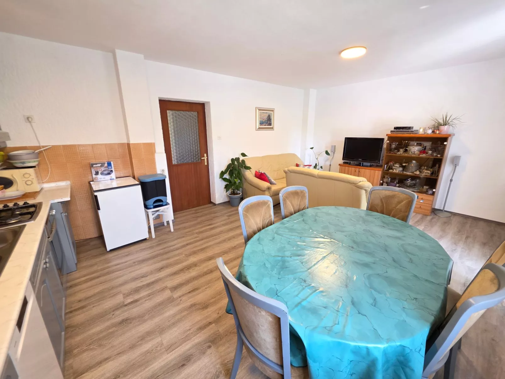 Wohnung im Erdgeschoss mit Terrasse und Grill-Inside