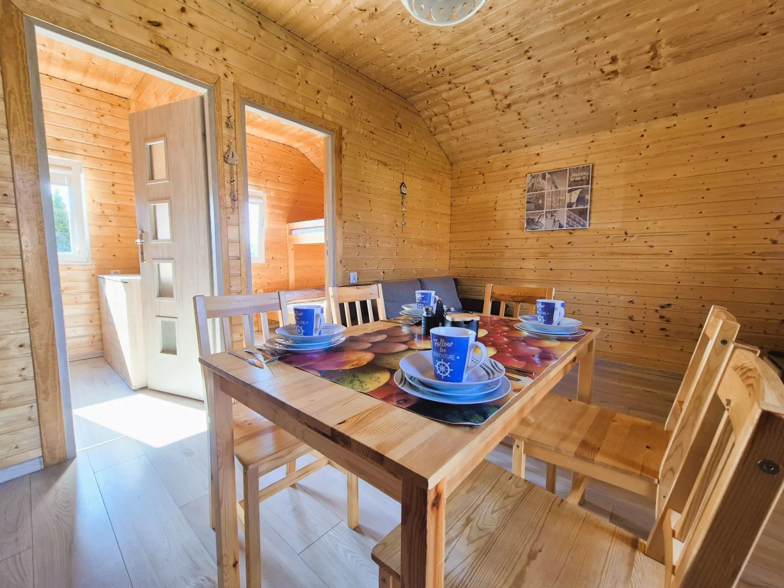 "New 5" mit gemeinschaftlichem Pool-Drinnen