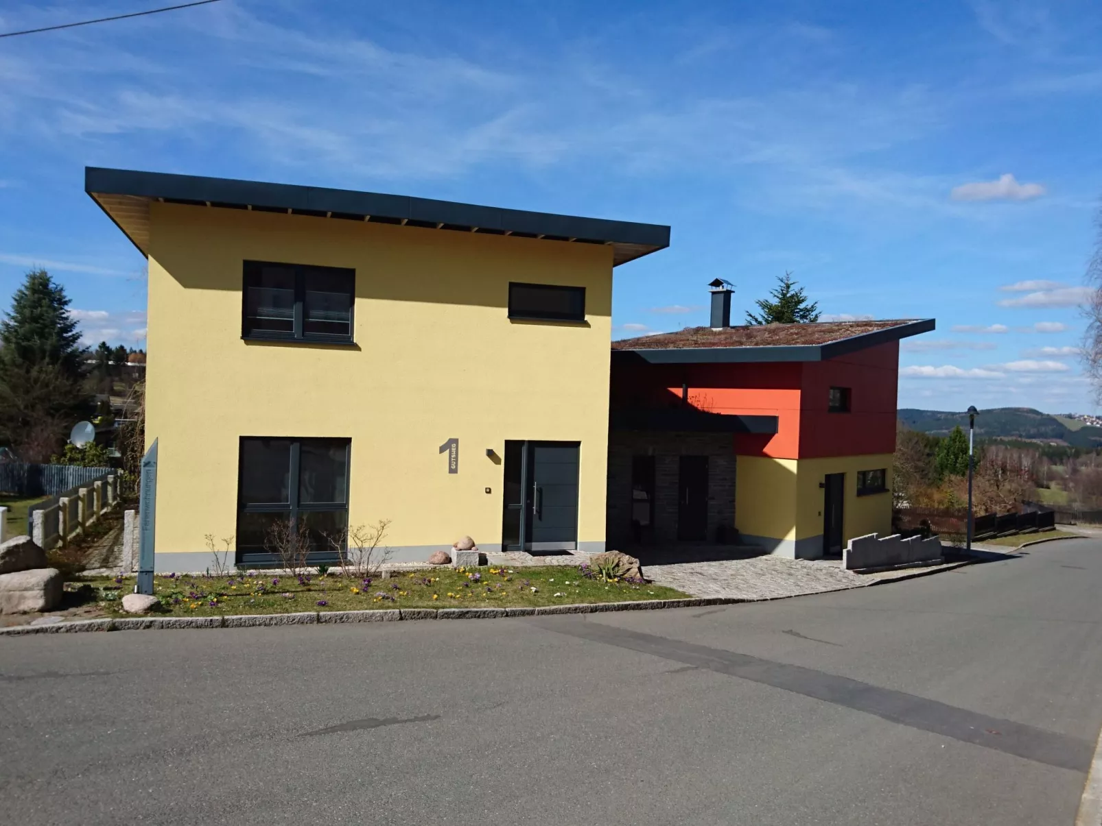 Moderne, niveauvoll eingerichtete Ferienwohnung-Outside