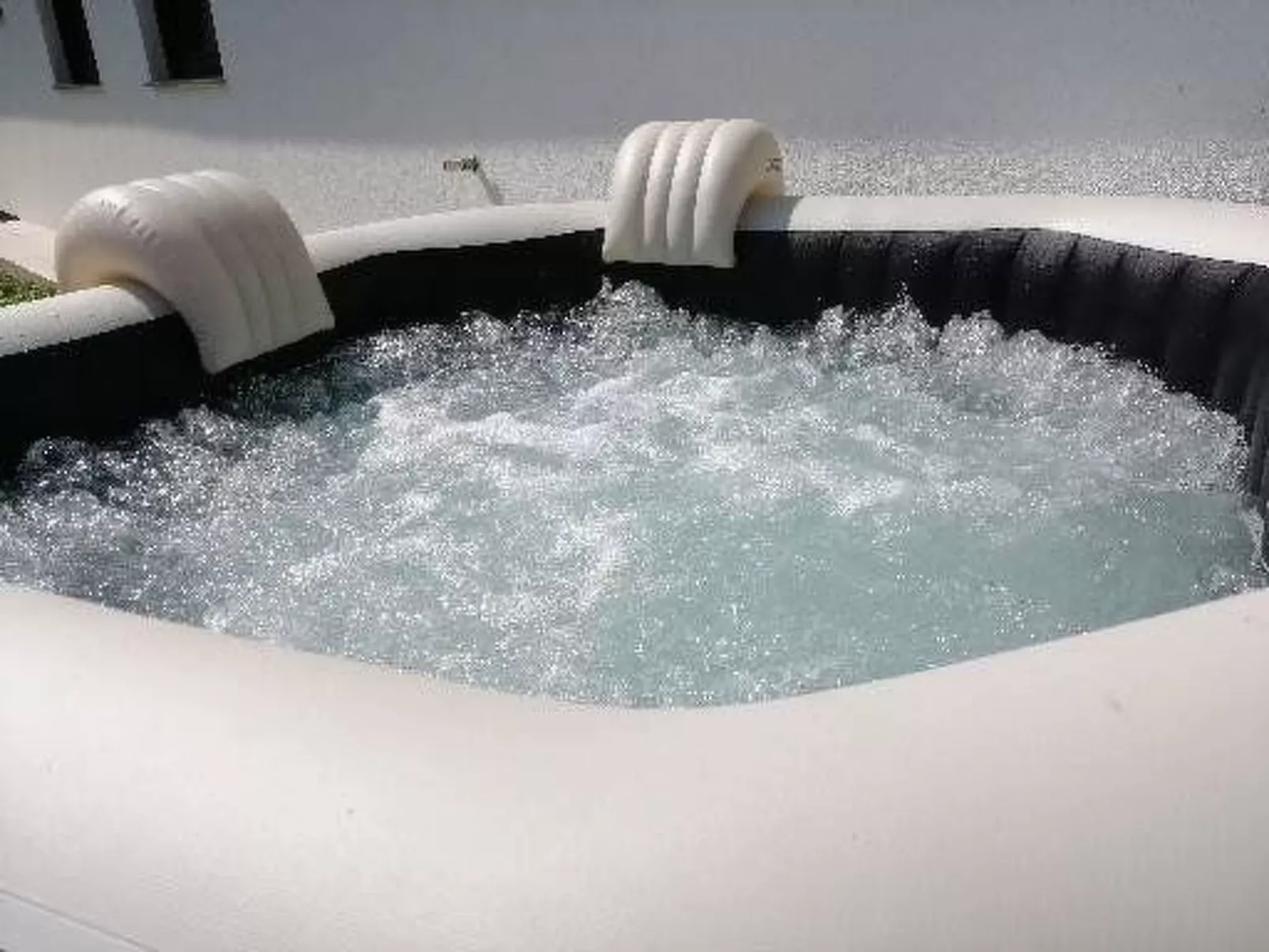 Mit Garten, Grill und Terrasse-Outside