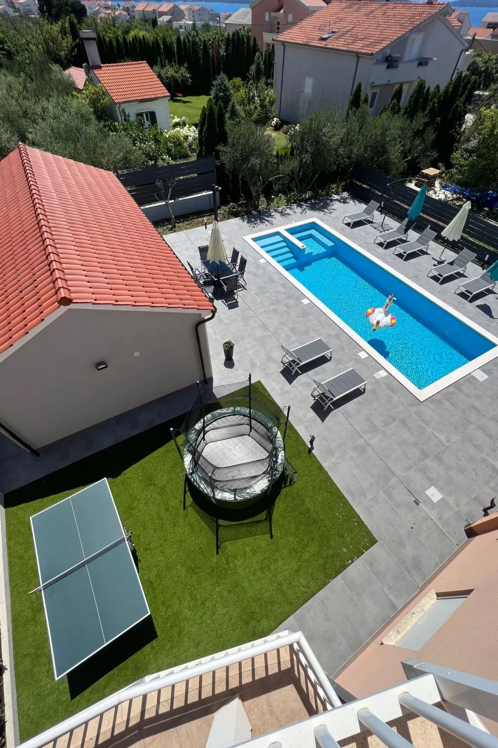 Moderne ap. 2 mit Pool und Grill in der Nähe von Split und Trogir-Outside