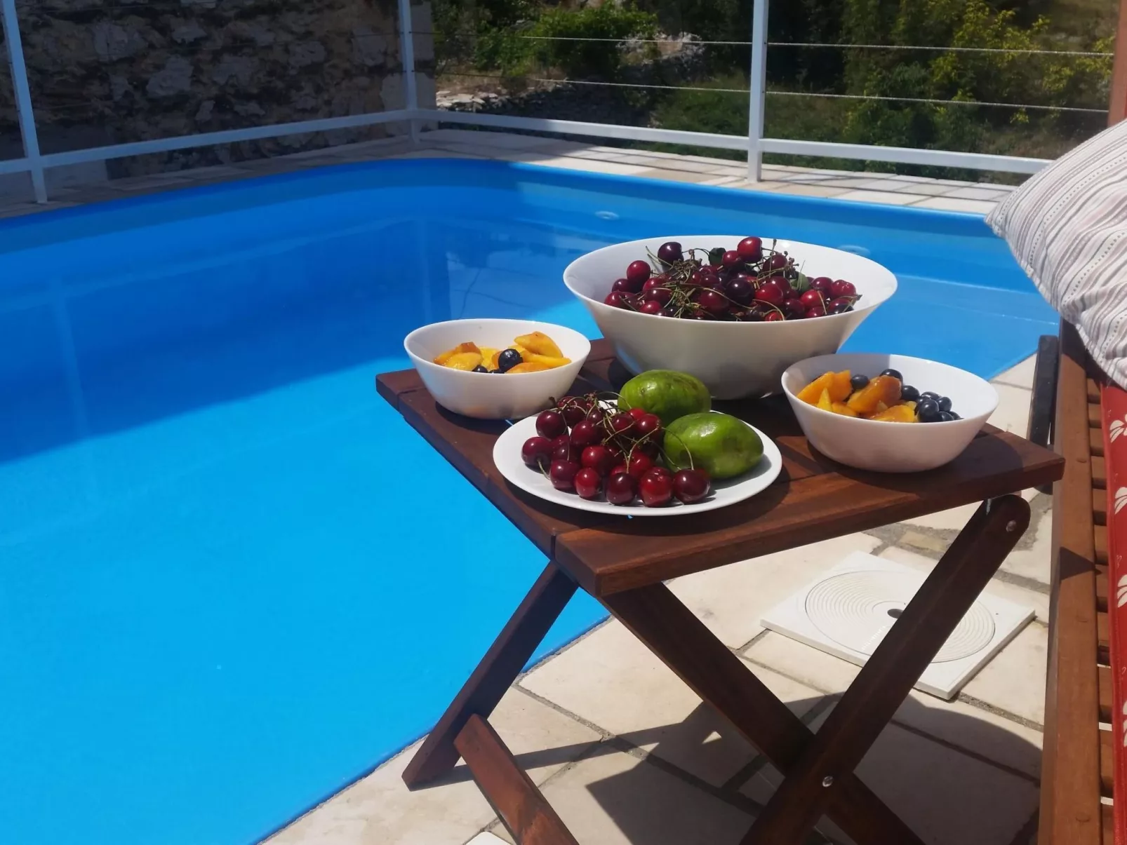 Charmantes Steinhaus mit Pool und Panoramablick