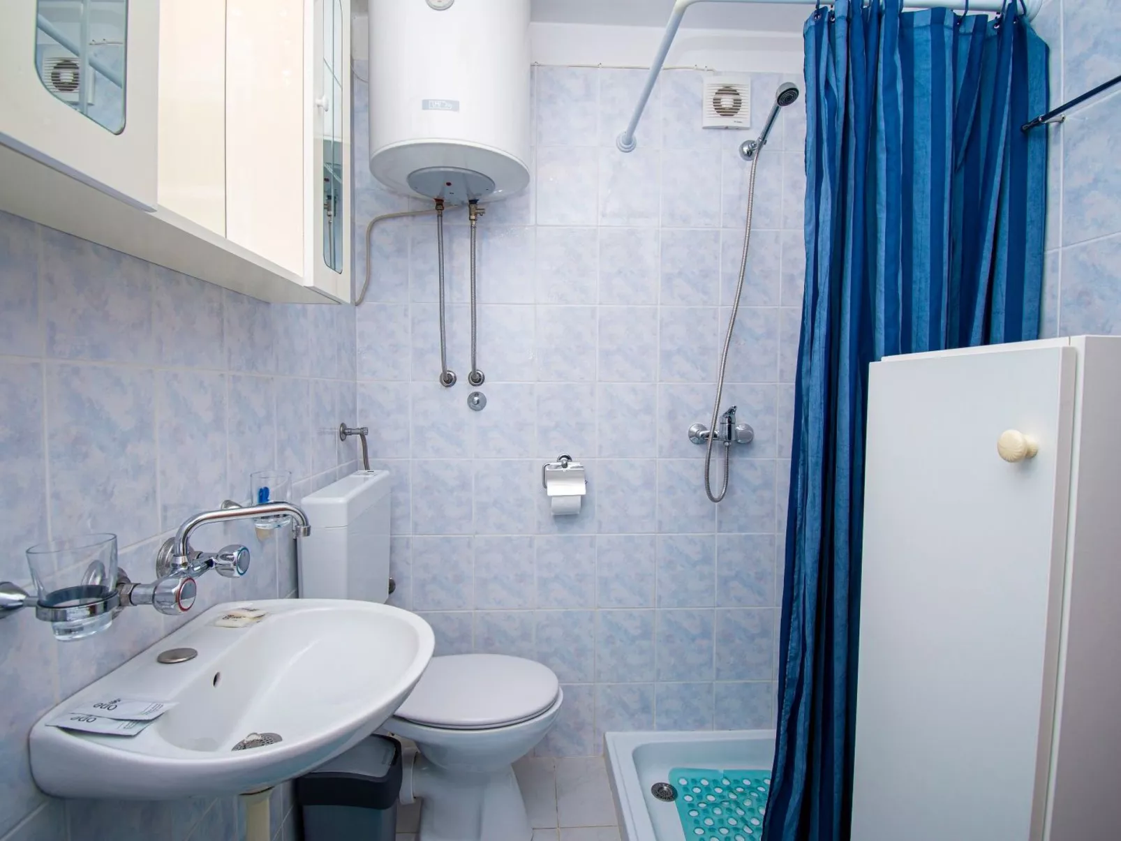 Ruhig und gemütlich 2BR Wohnung in der Nähe des Strandes-Drinnen