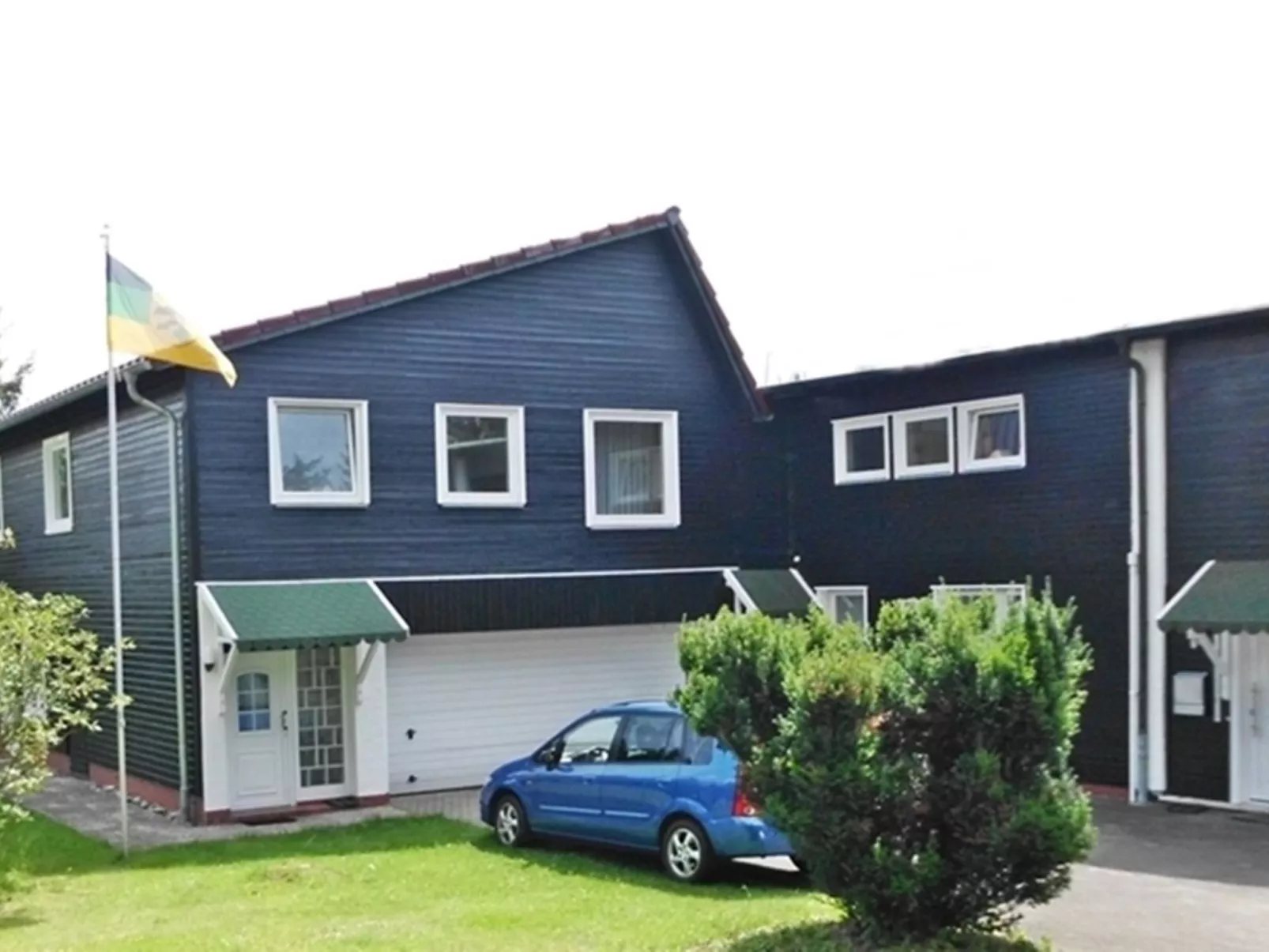 Premium-Ferienwohnung mit Balkon und Bergblick-Outside