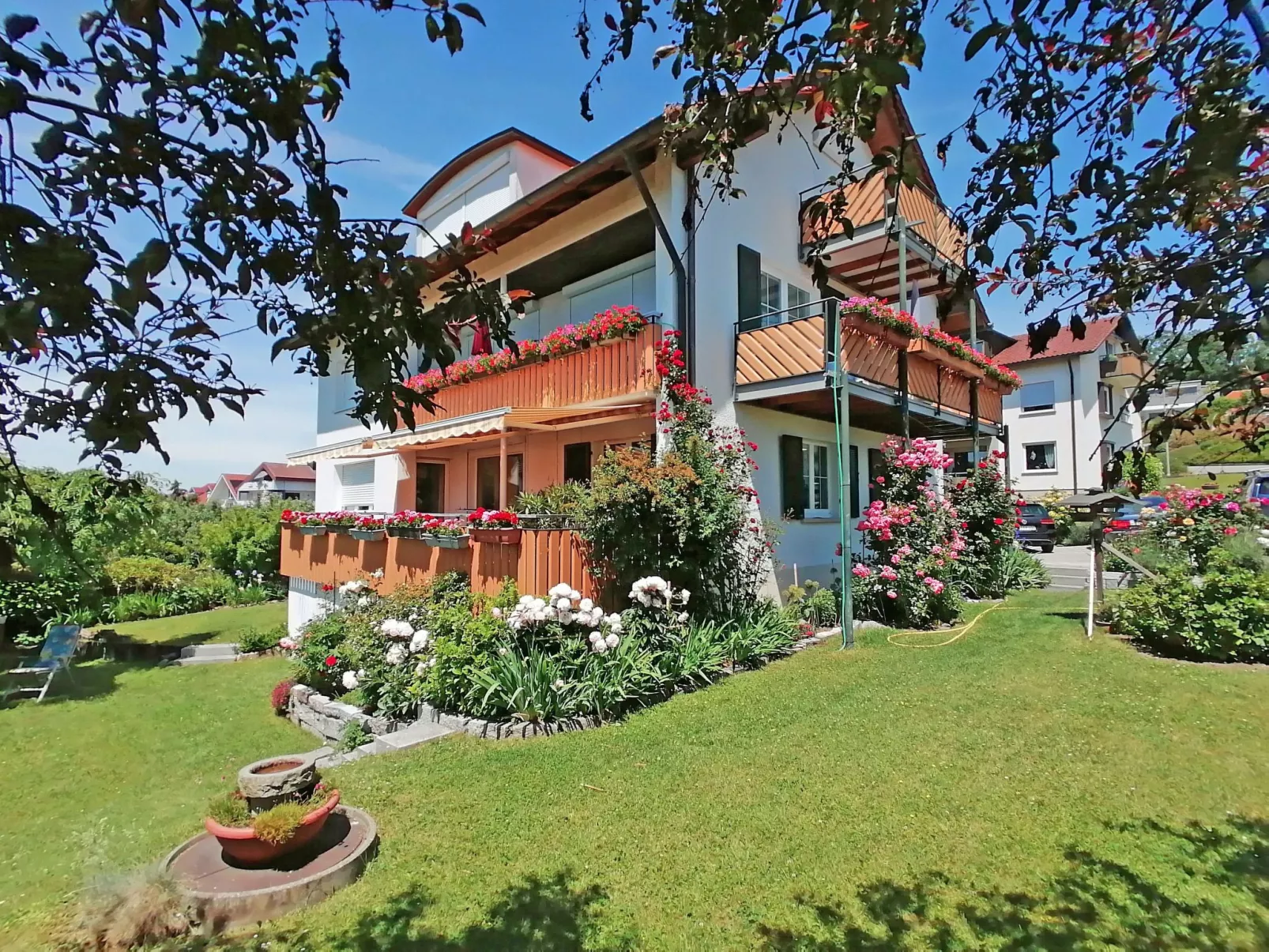 Ferien-Apartment-Draußen