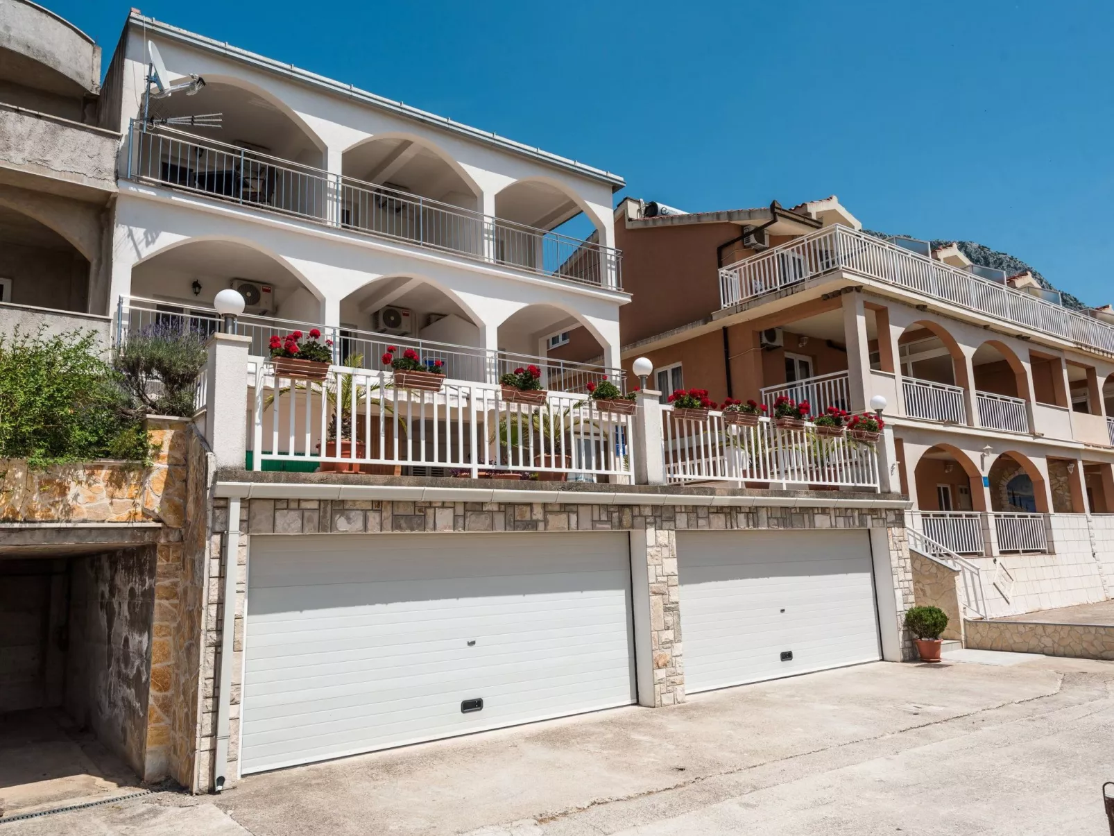 Mit privater Terrasse-Draußen