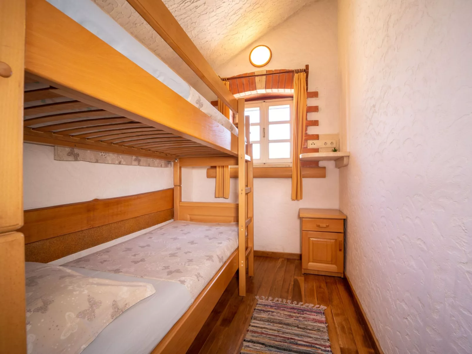 Ranch Visoka in Selca mit Panoramablick aufs Meer-Drinnen