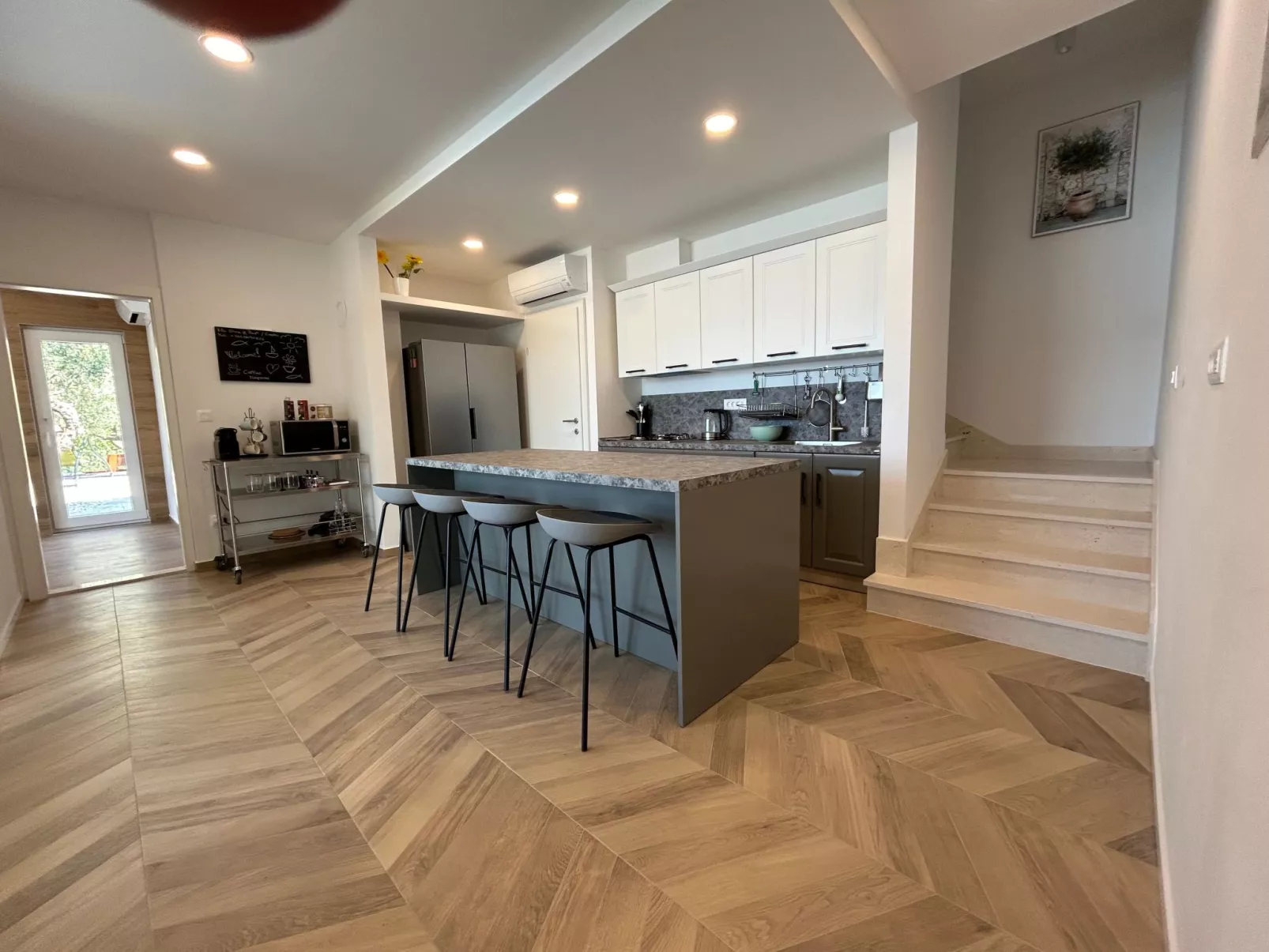 Villa Olivia mit Pool - Spielplatz - Meerblick-Inside