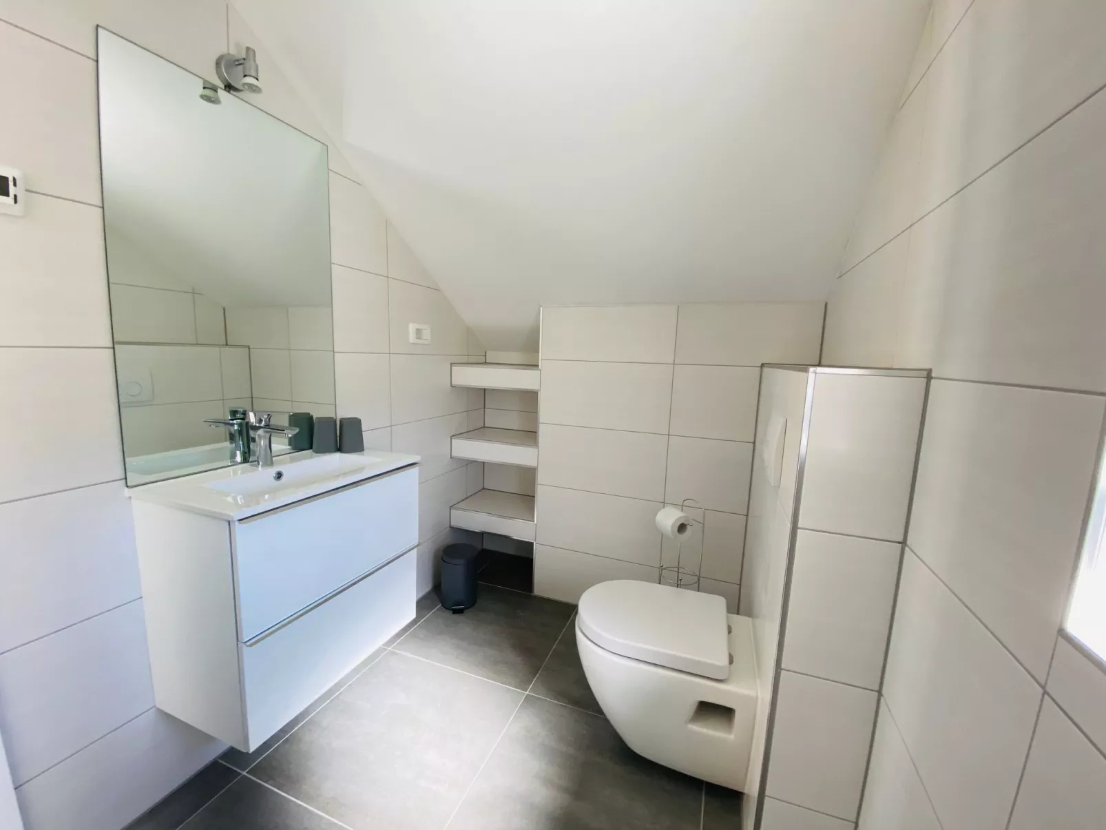 Großes Ferienhaus zur alleinigen Nutzung mit Pool-Dedans