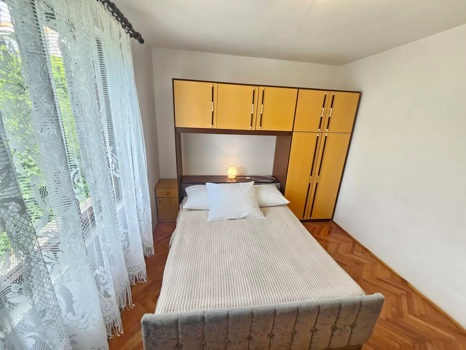 Wohnung mit Balkon mit Meerblick-Drinnen