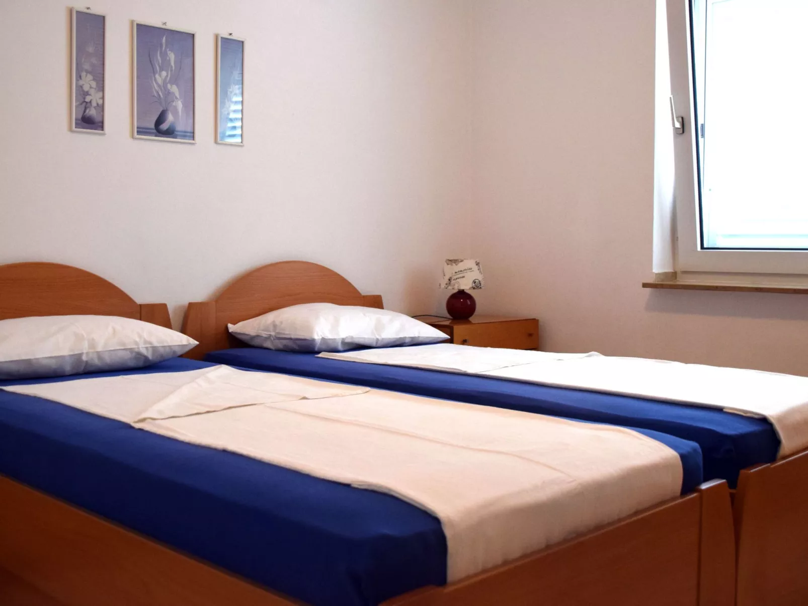 Für sechs Personen mit Terrasse im Erdgeschoss gelegen-Inside