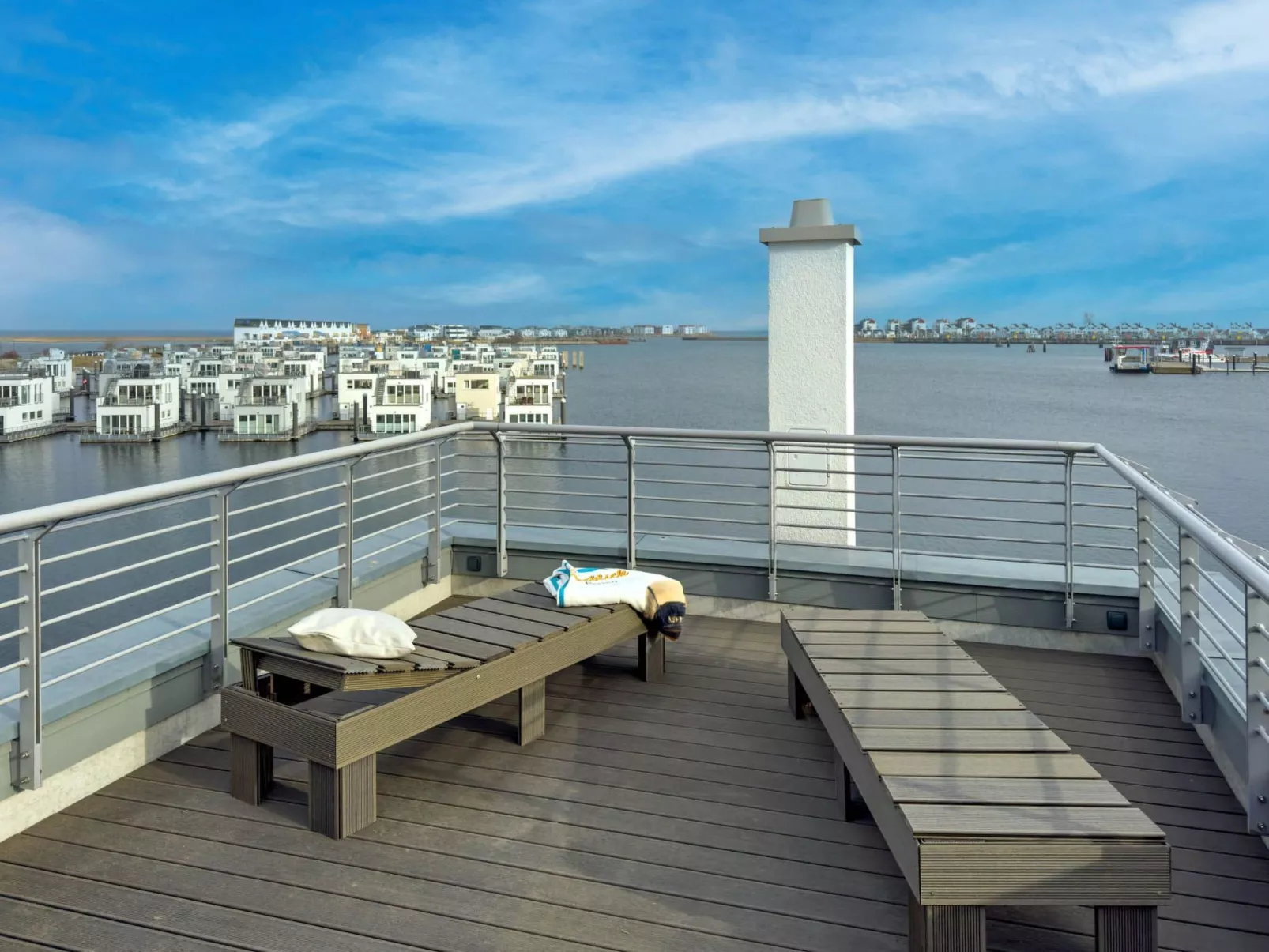 Schleivilla Kapitän James Cook2,  Löwen Dart HB8-Draußen