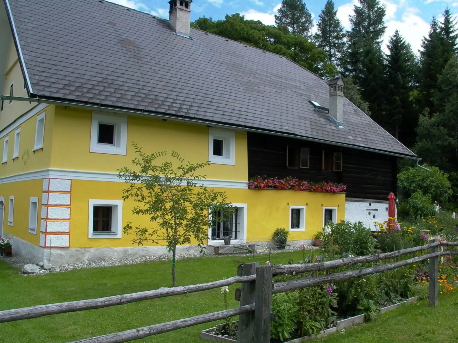 Erdgeschosswohnung in 320 Jahre altem Haus