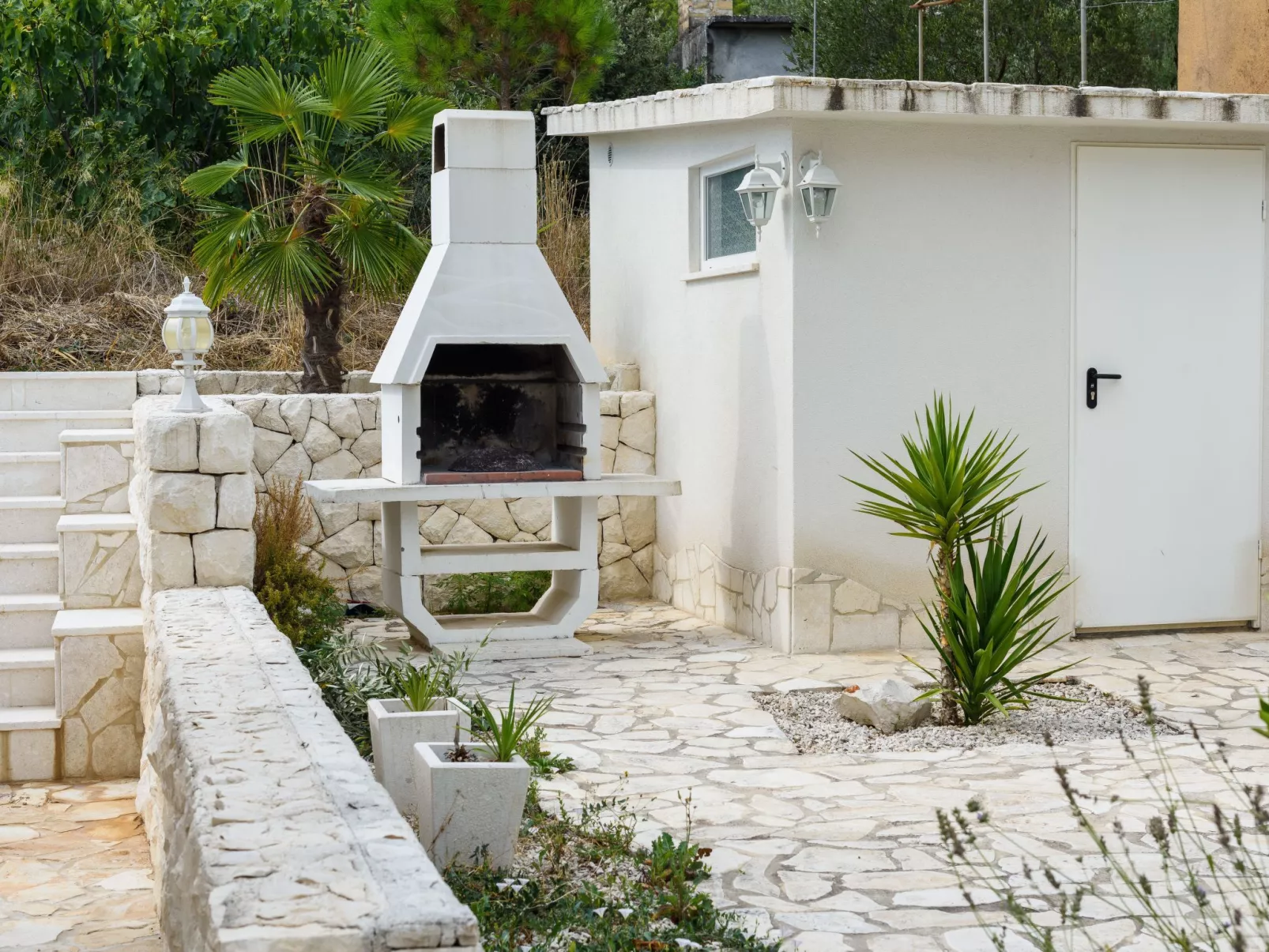 Finca mit Blick auf das Wasser-Image-tags.info