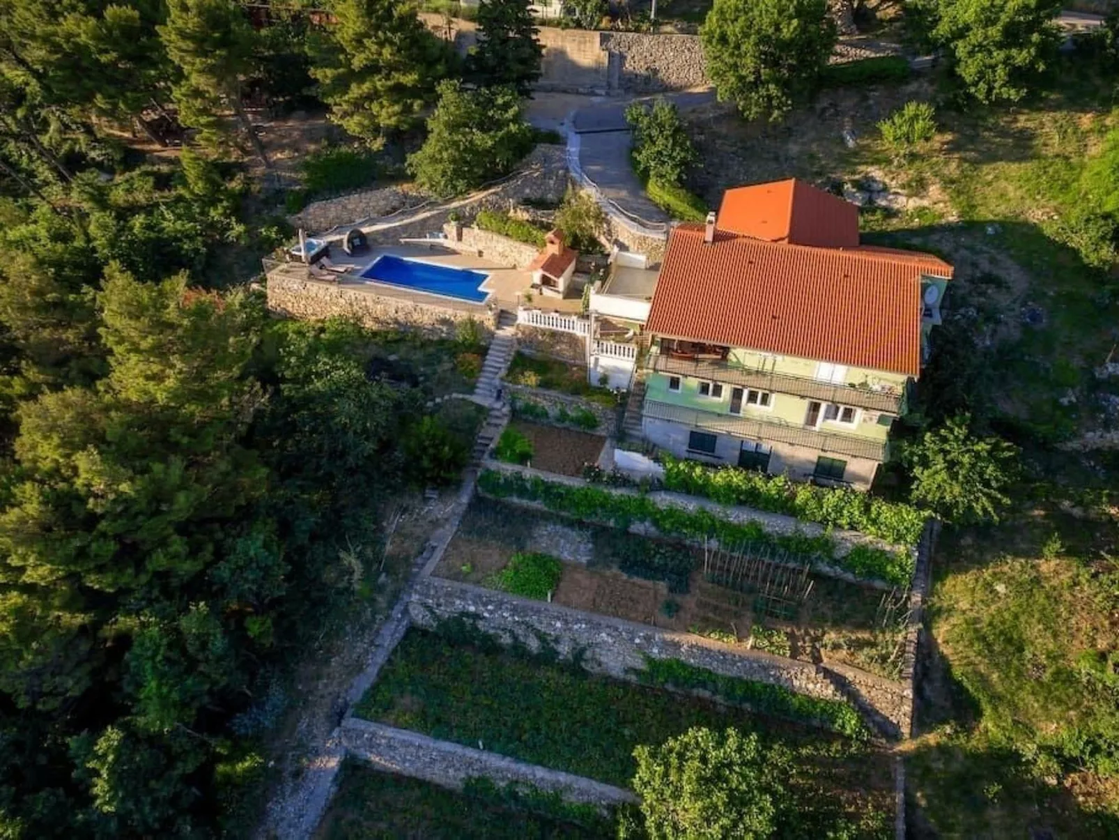 Privatwohnung mit Jacuzzi und Schwimmbad-Draußen