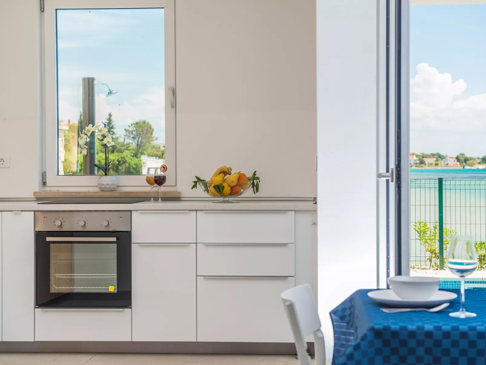 Strandvilla "Miri Olive" mit beheiztem Pool-Drinnen