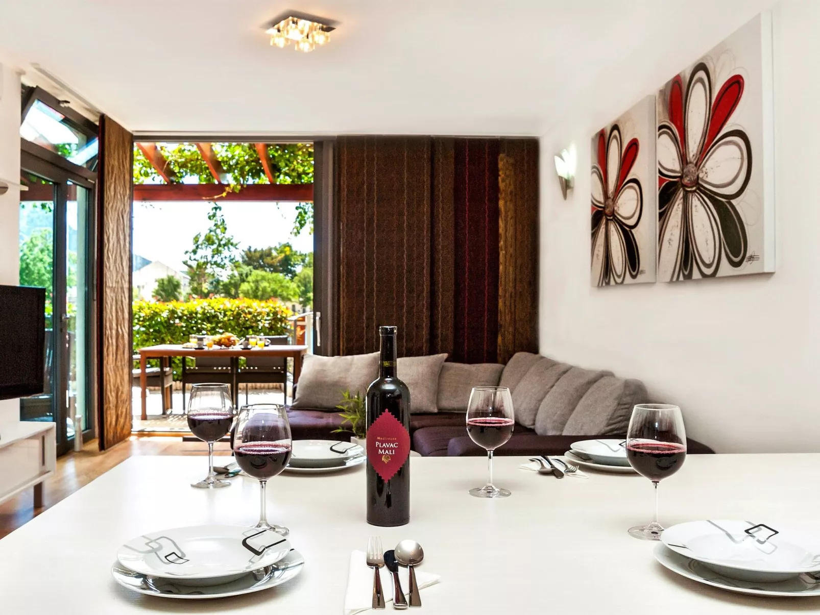 Ein luxuriöses Apartment in der Nähe des Zentrums, am Flussufer-Inside