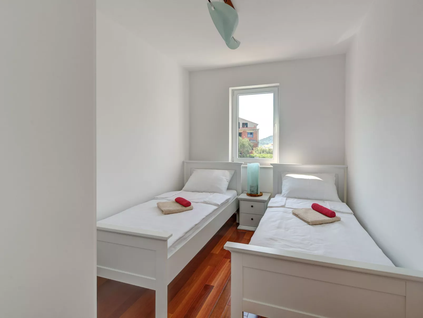 Wohnung für 4 Personen mit Pool und Jacuzzi-Image-tags.info