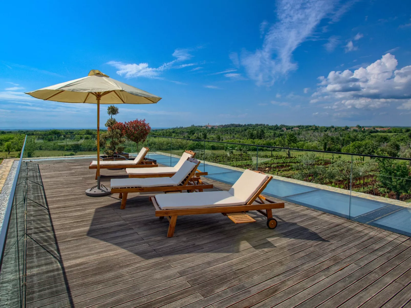 Für 6 Personen und 4 Kinder in Porec-Jurici, Istrien (Westküste von Istrien)-Outside