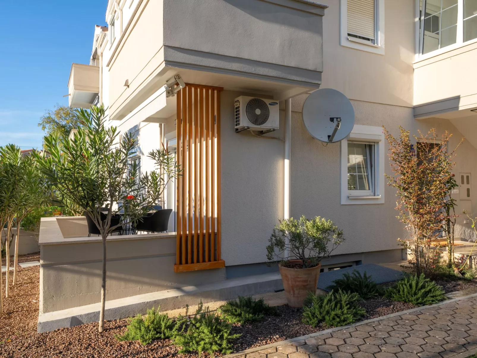 Sara Premium-Draußen