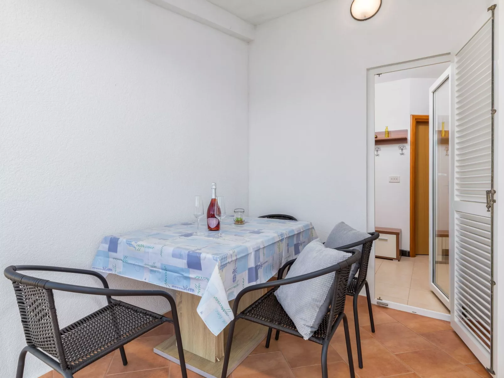 Solea, Dorf Valbandon-Drinnen