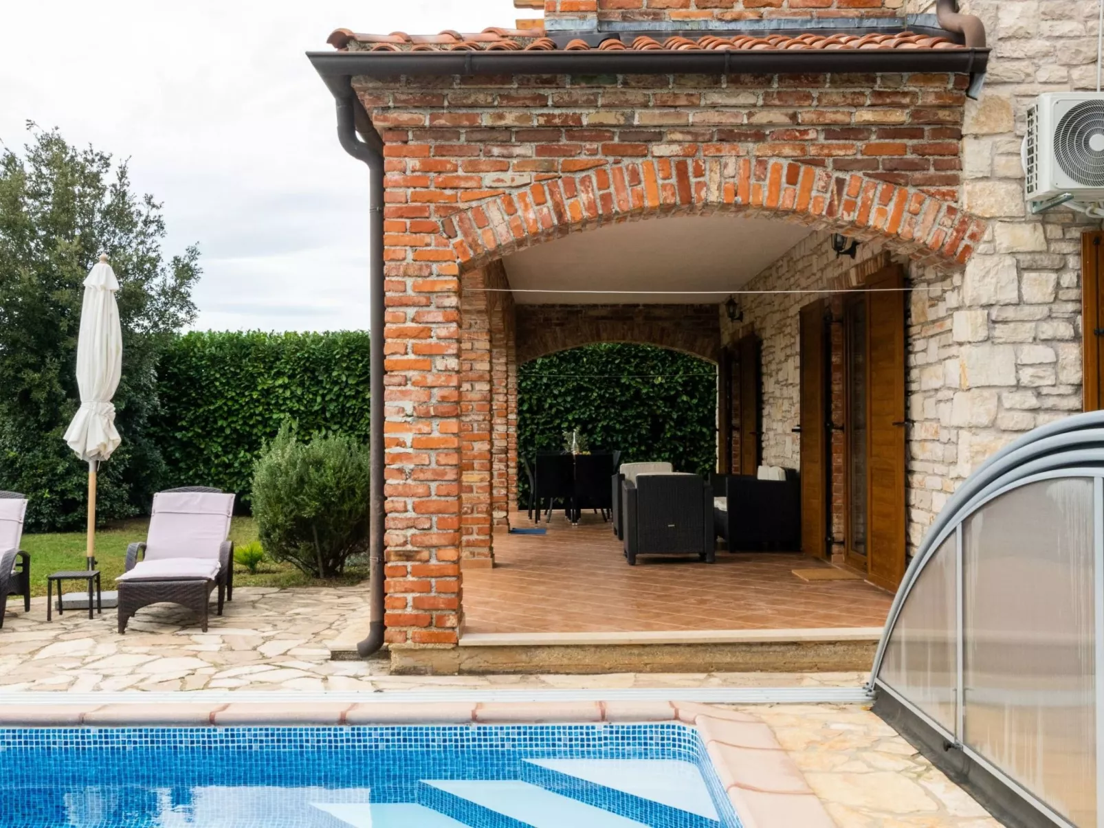 Villa Wish mit beheiztem Pool-Image-tags.info