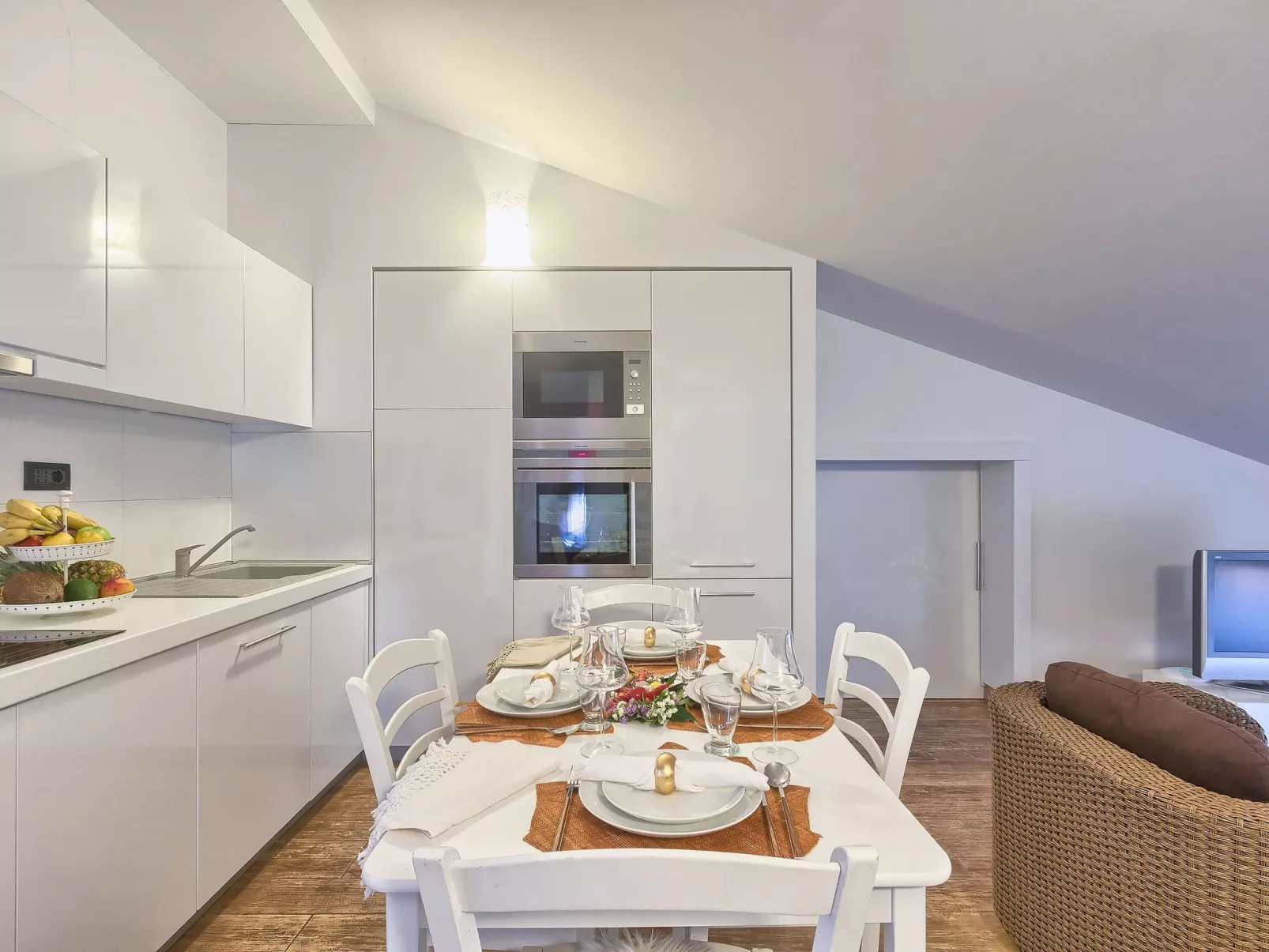 Geräumige Ferienwohnung für vier Personen mit Balkon und Meerblick-Inside