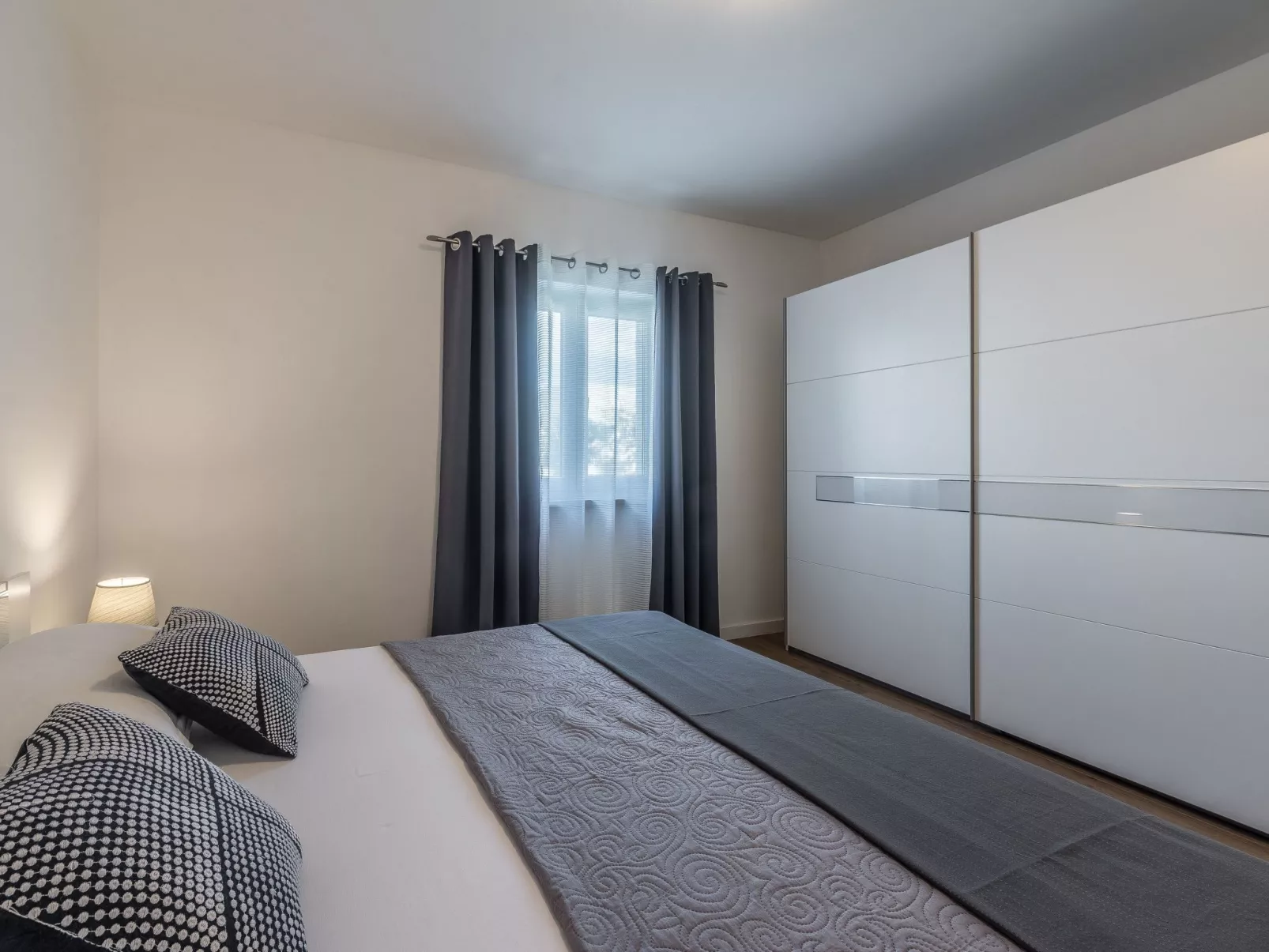 "Bajlo" direkt am Strand-Drinnen