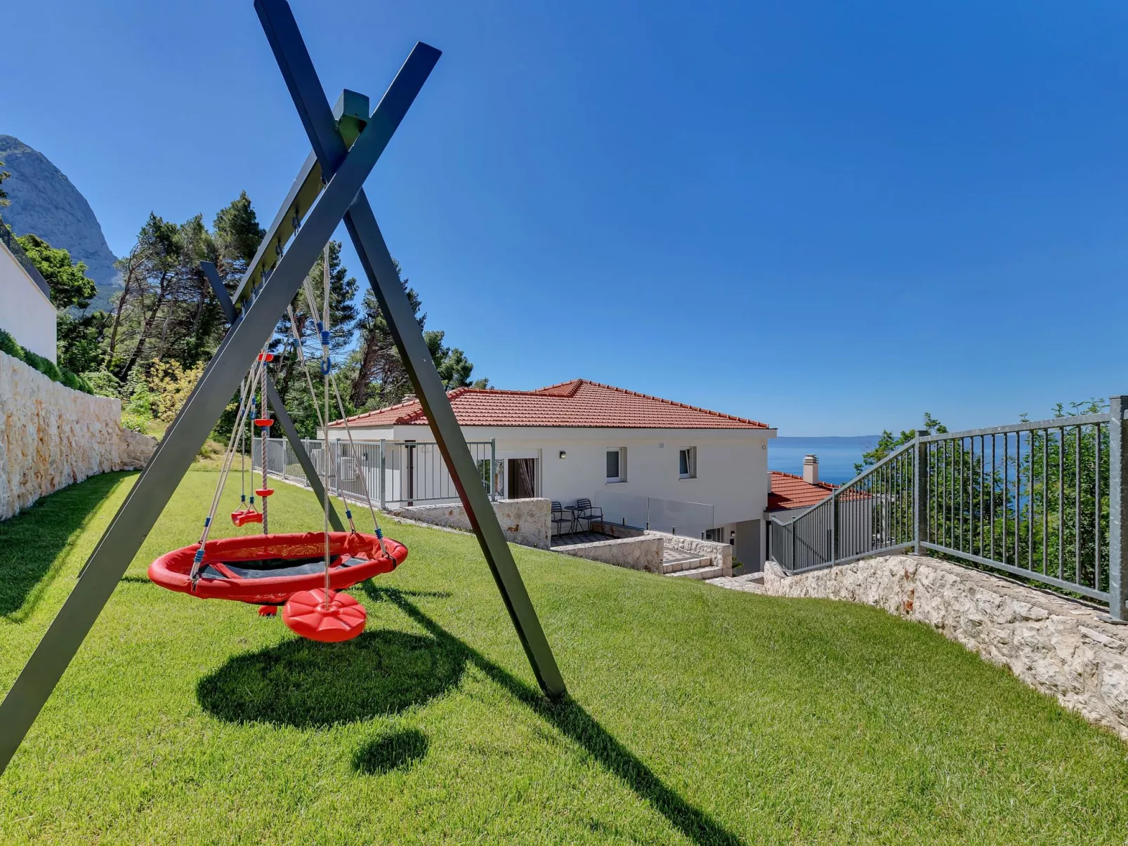 Mit Privatpool für 8 Personen  + 2 Kinder ca. 450 m&sup2; in Bast, Dalmatien (G-Dehors