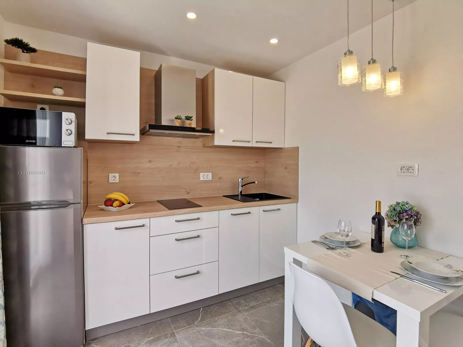 Studio Apartment More-Dedans