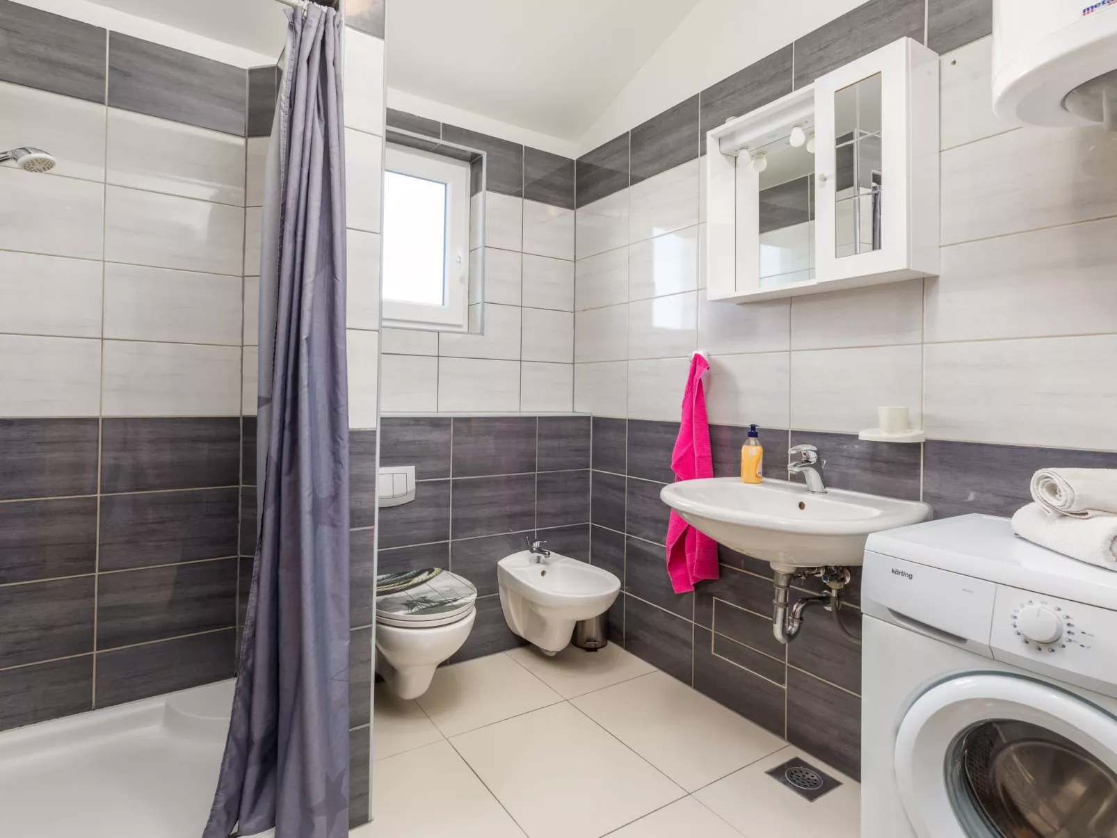 Anemona, Dorf Valbandon-Dedans