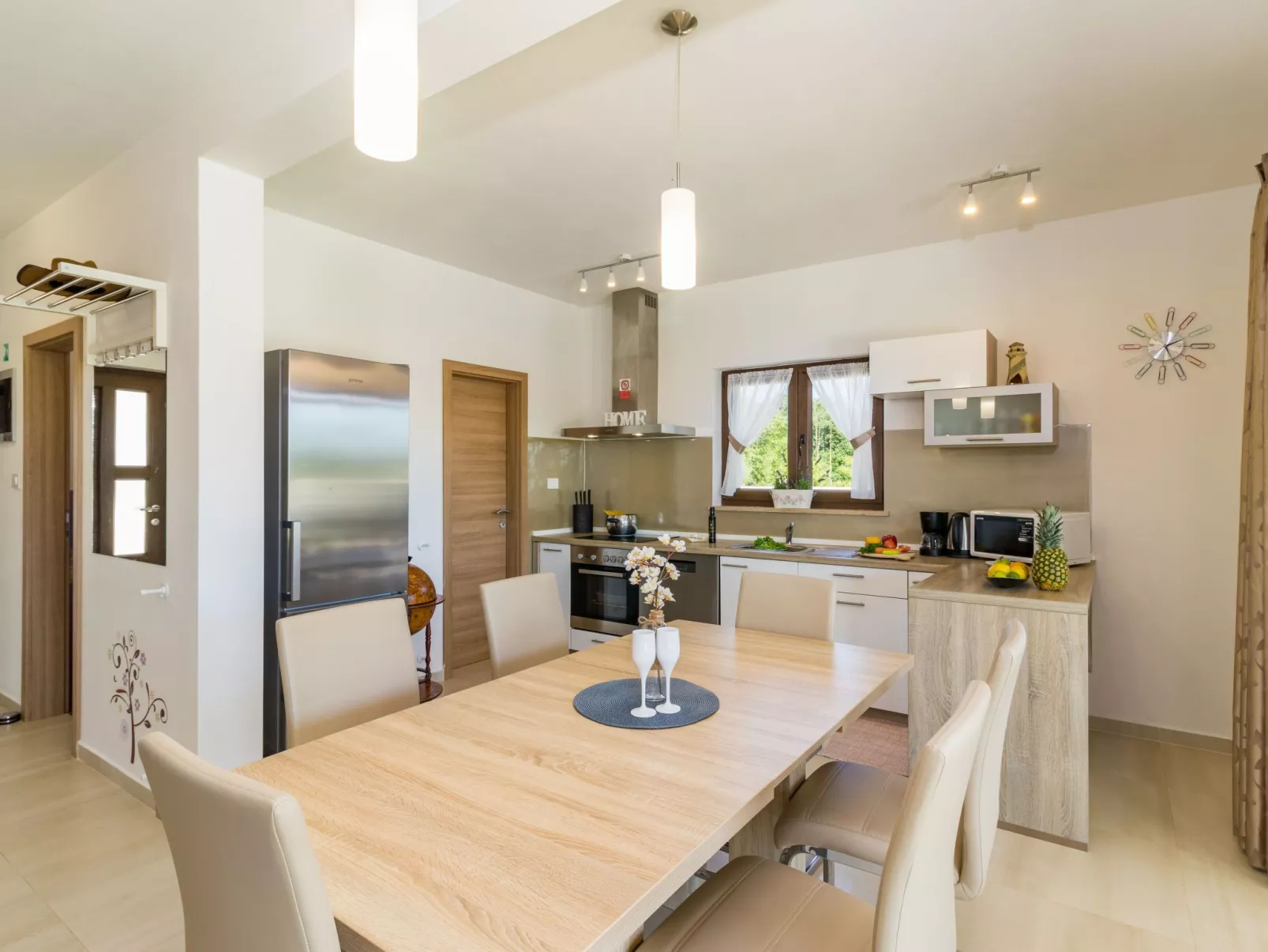 Beeindruckende Luxusvilla mit beheiztem Privatpool-Dedans