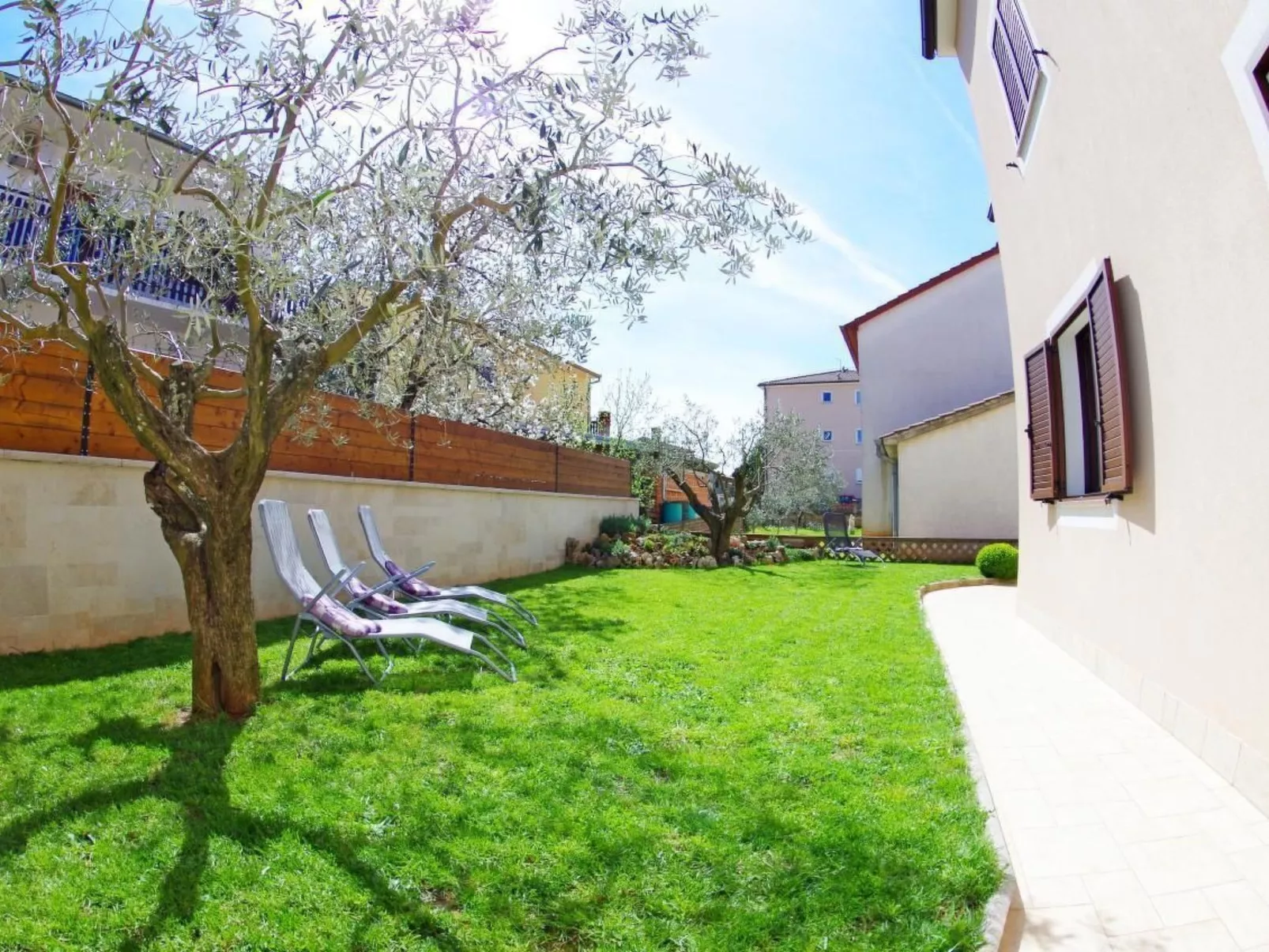 "Denis" mit Terrasse-Dehors