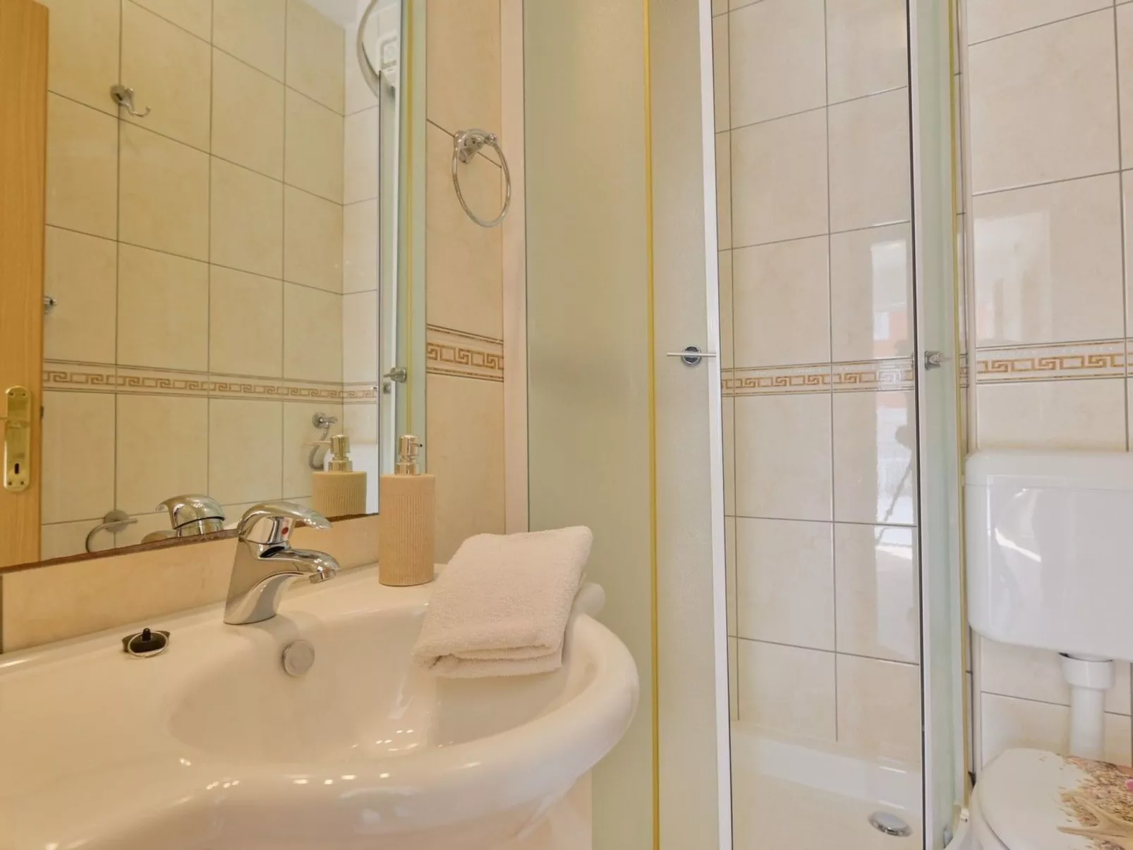 Narona-Image-tags.info