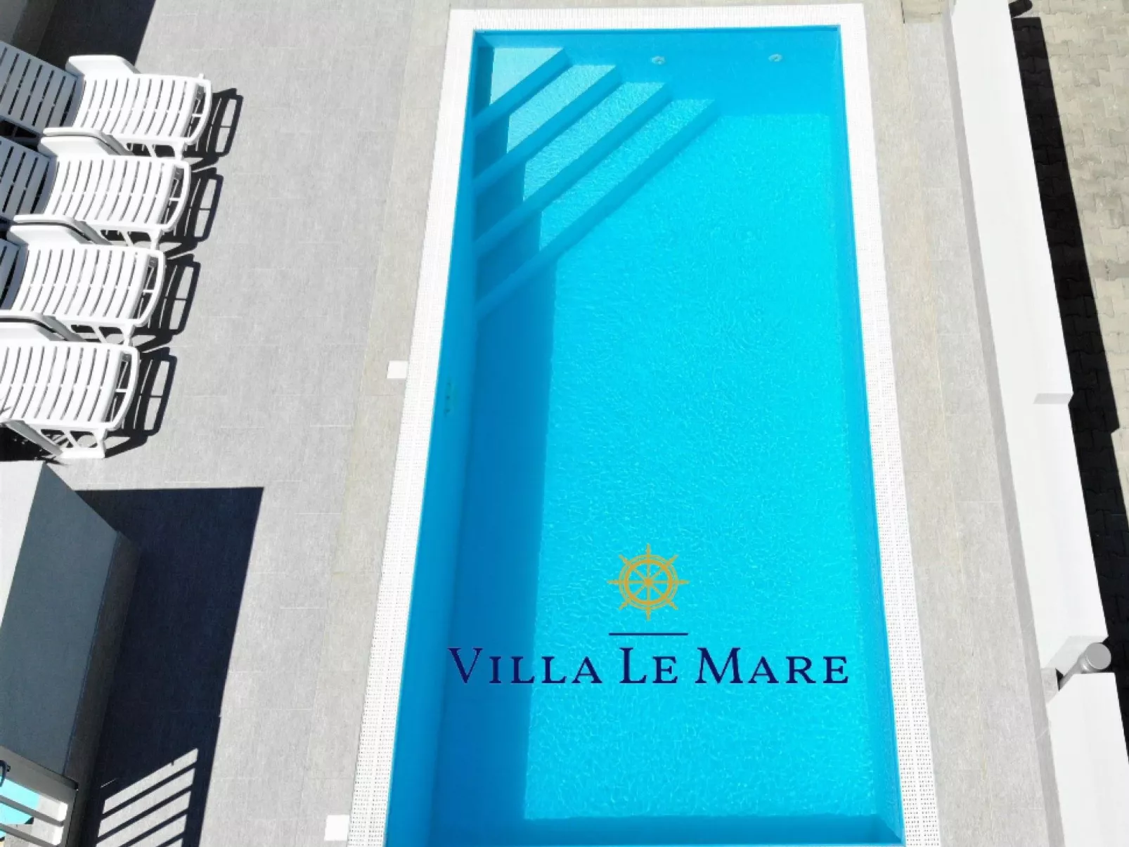 Erdgeschoss-Ferienwohnung mit Garten und Pool-Outside