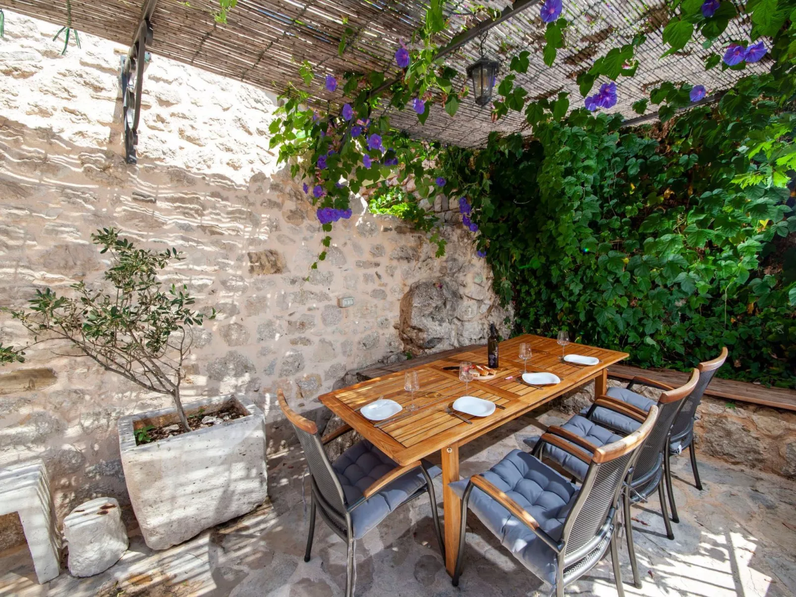 Wunderschöne Steinvilla mit tollem Ausblick-Dehors