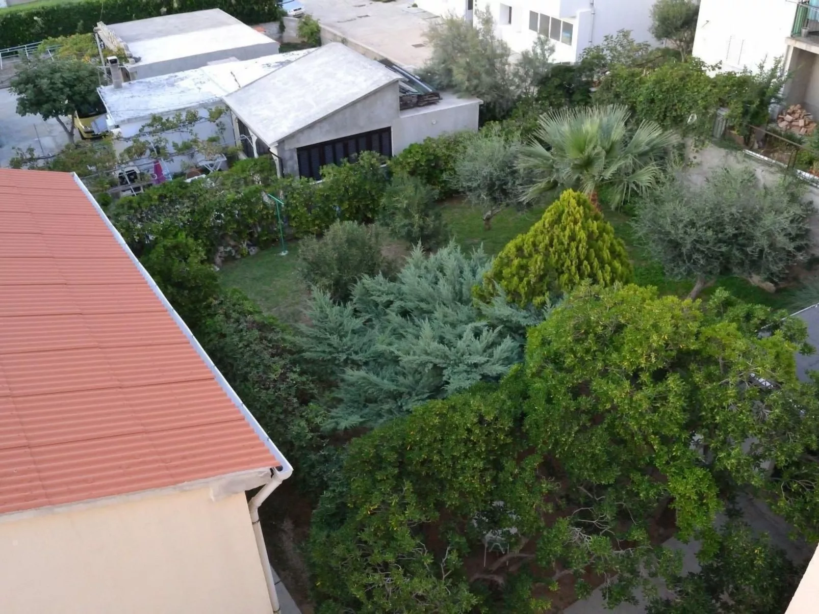 Große Ferienwohnung in Pag mit Privater Terrasse-Draußen