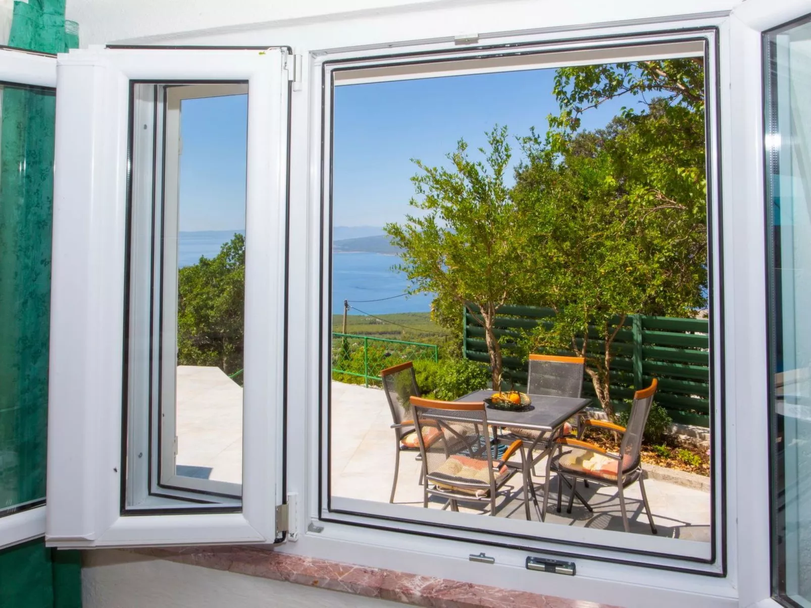 Günstiges Ferienhaus mit Pool und Meerblick-Dehors