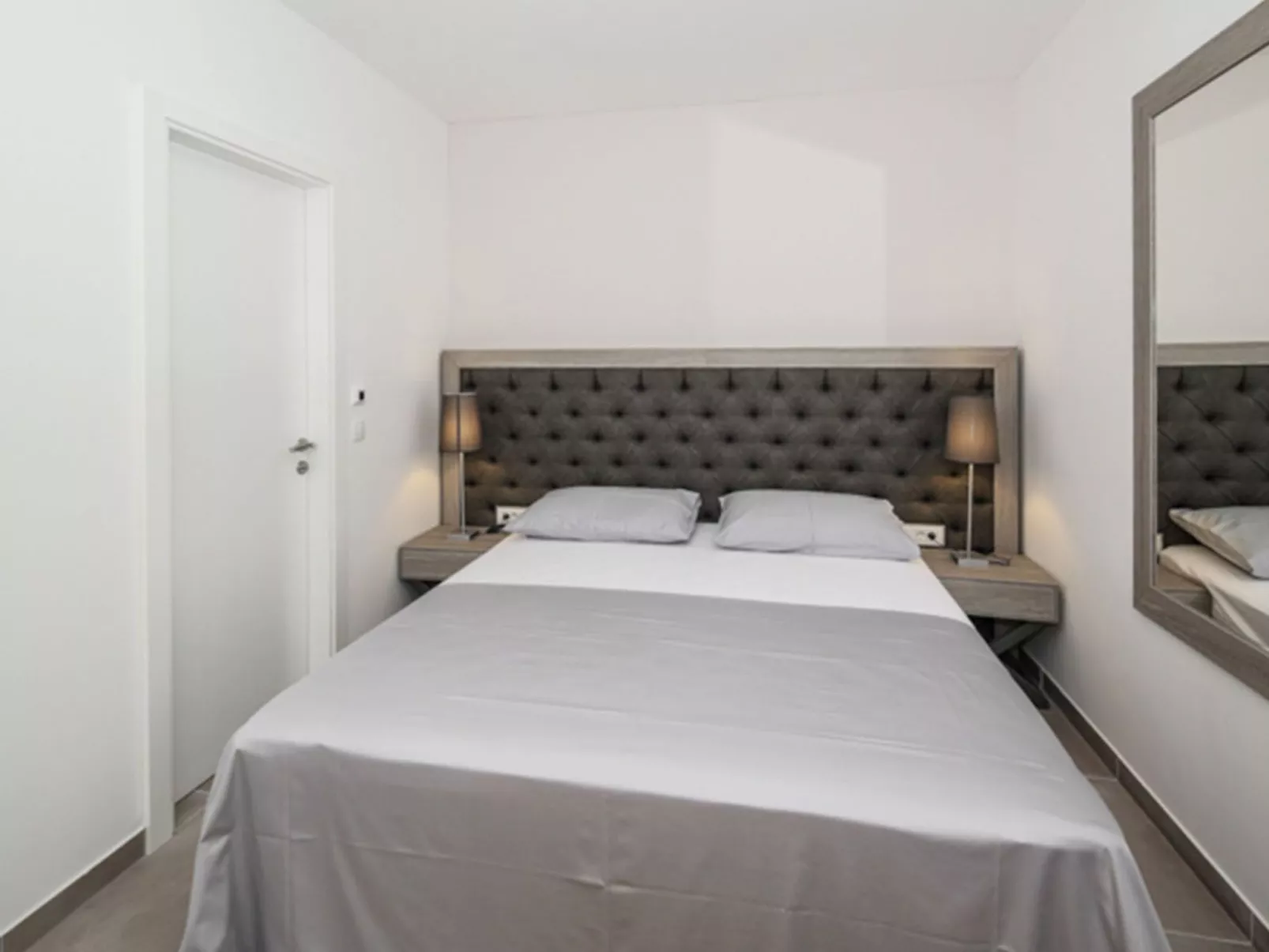 Luxusvilla Viola mit Pool, Sauna und Fitnessraum-Drinnen