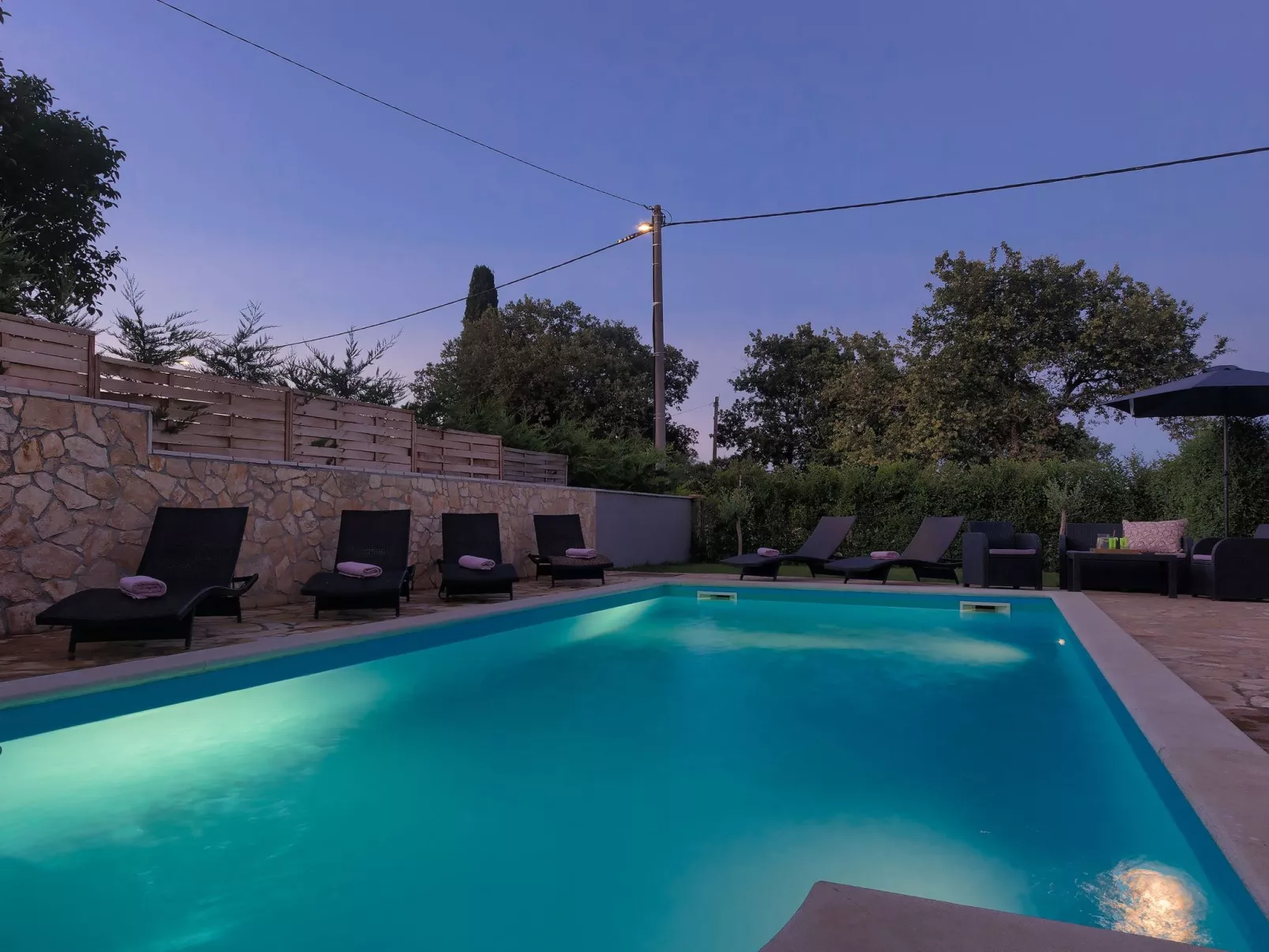 Casa Viola mit Pool, unweit von Lanterna Resort-Draußen