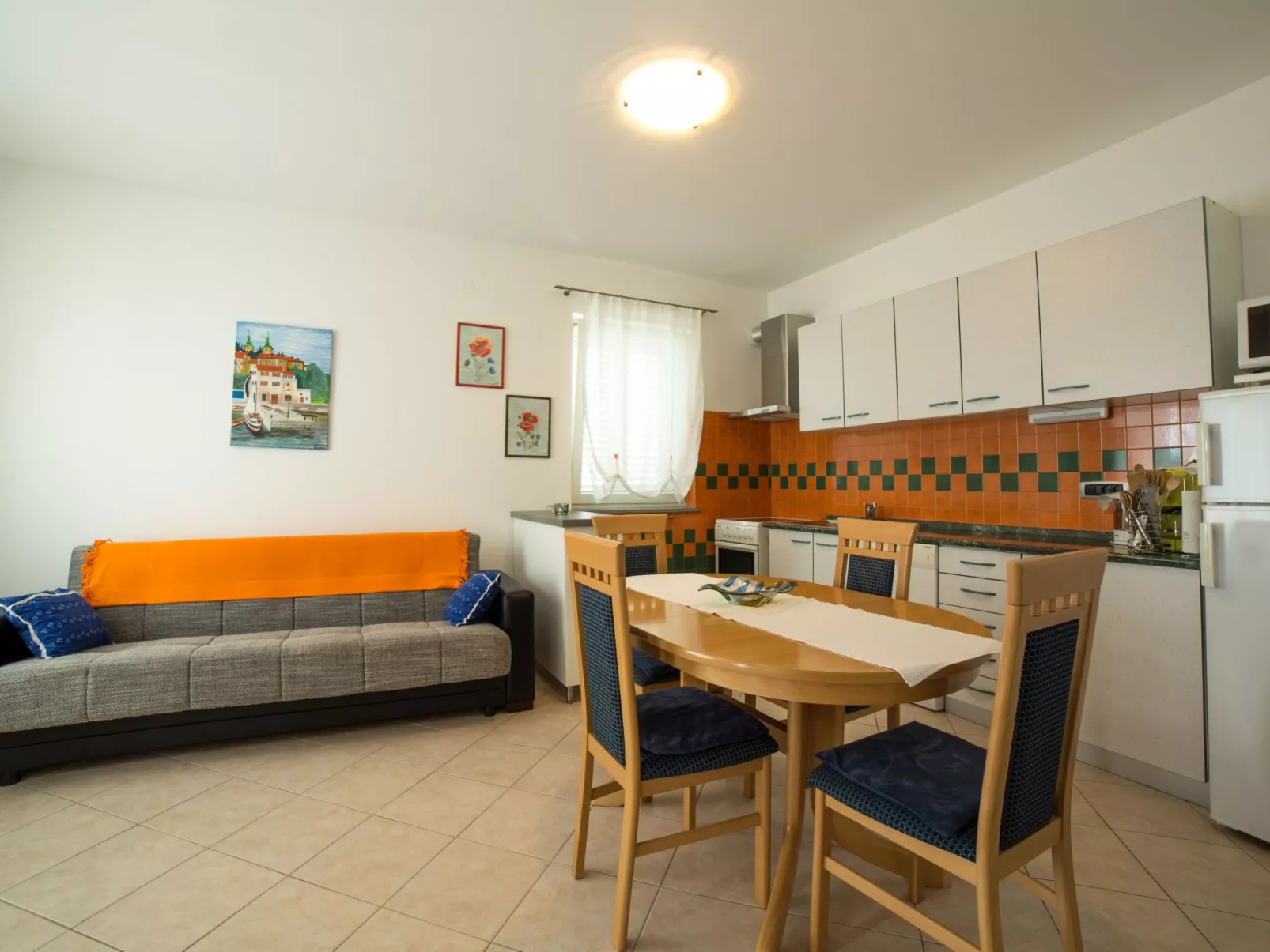 Wohnung mit Terrasse-Drinnen