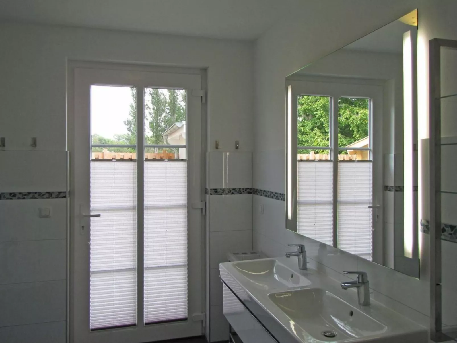 Mit Garten und Sauna-Inside