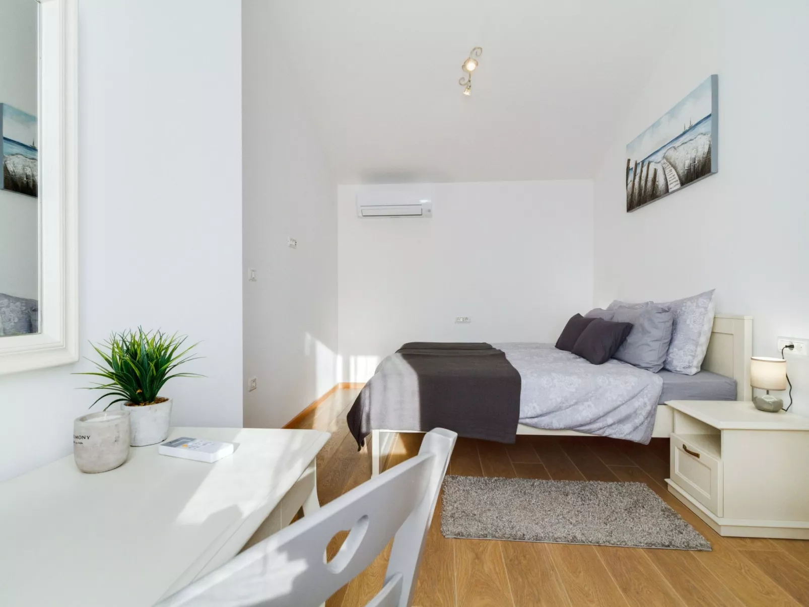 "Villa Nima" mit privatem Pool-Dedans