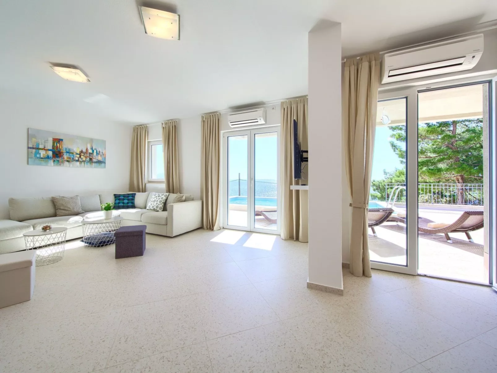 Geräumige, luxuriöse 5*-Ferienvilla mit Meerblick, eigenem Pool und großer Terr-Image-tags.info