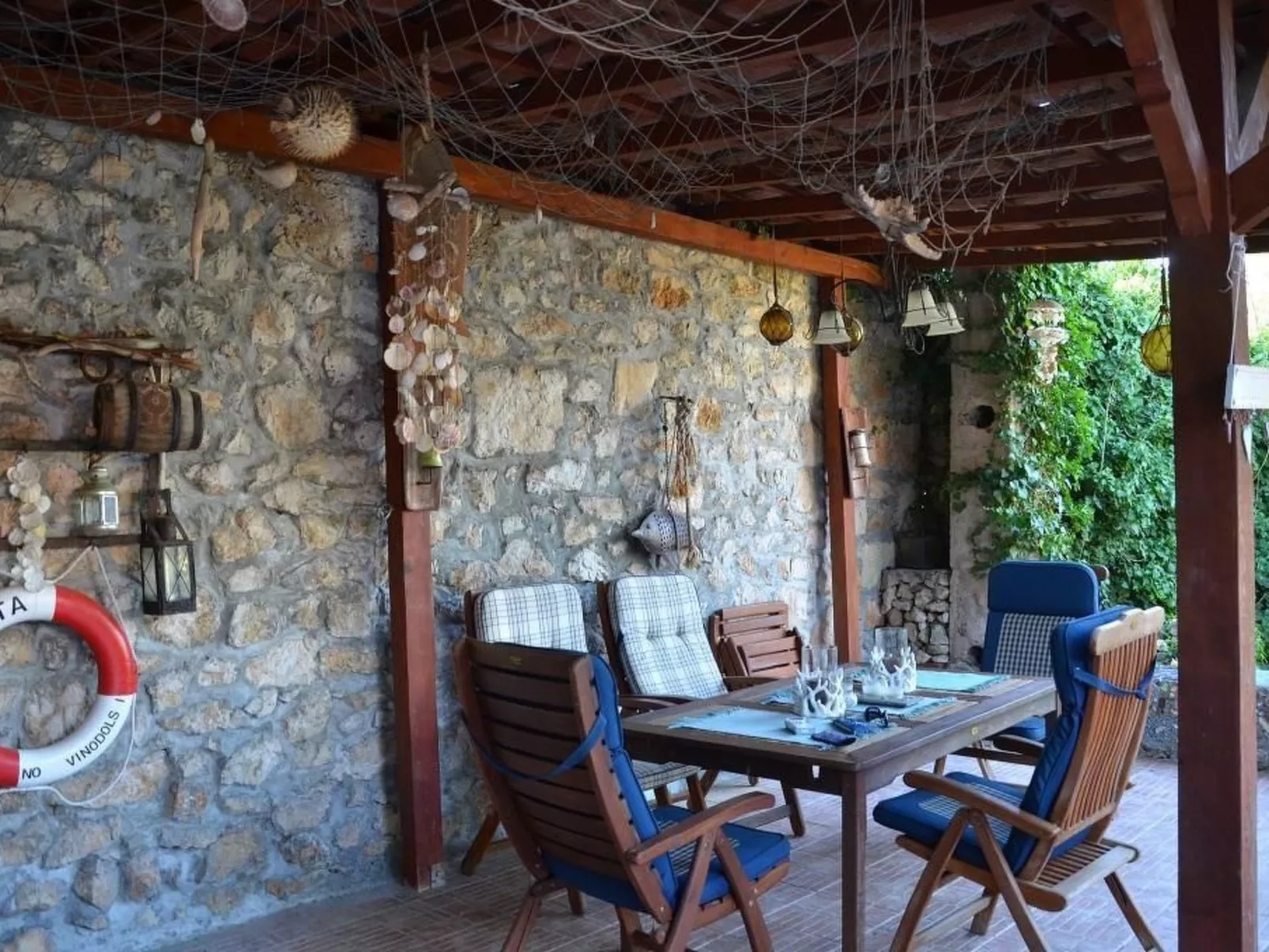 Altes Steinhaus-Outside