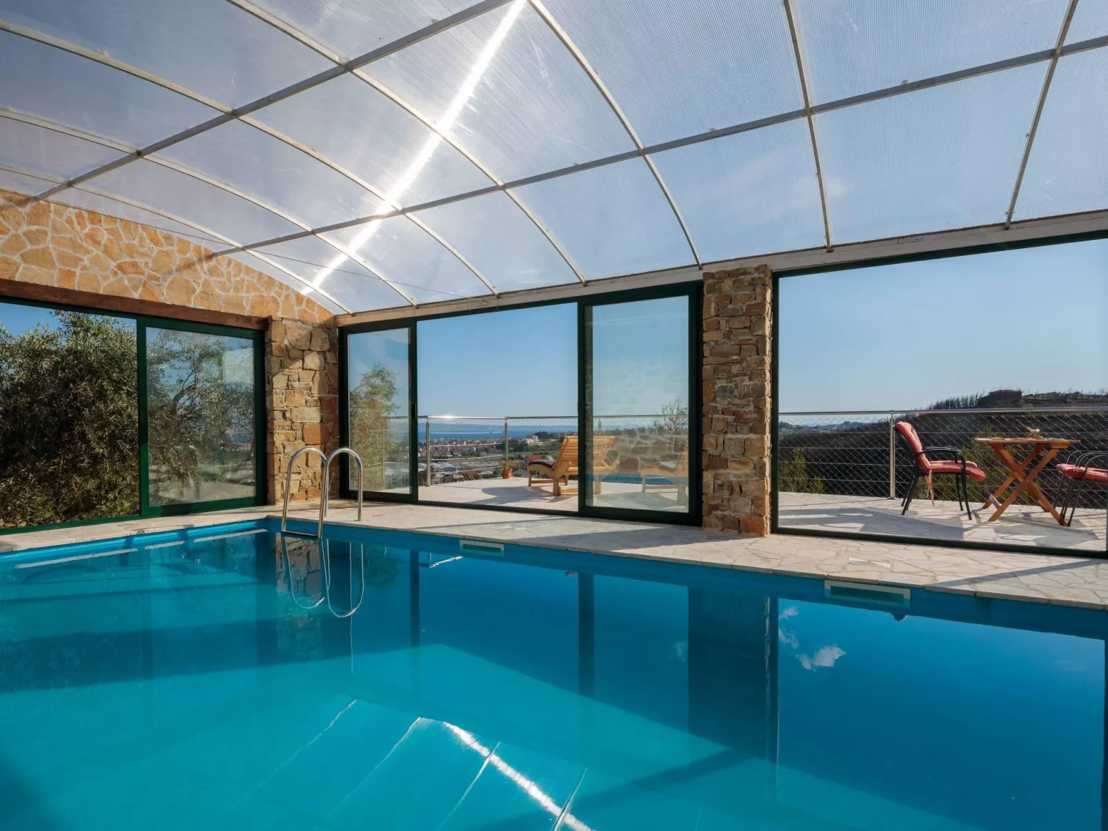 Ferienvilla Kalista mit Pool und tollem Ausblick