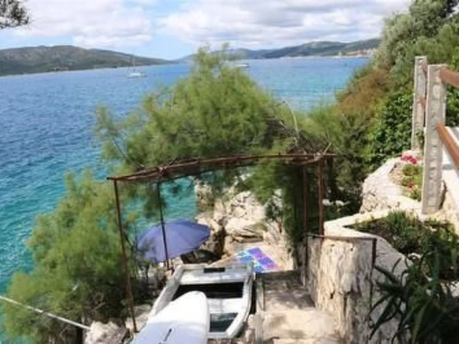 In Okrug Donji mit privatem Parkplatz-Dehors