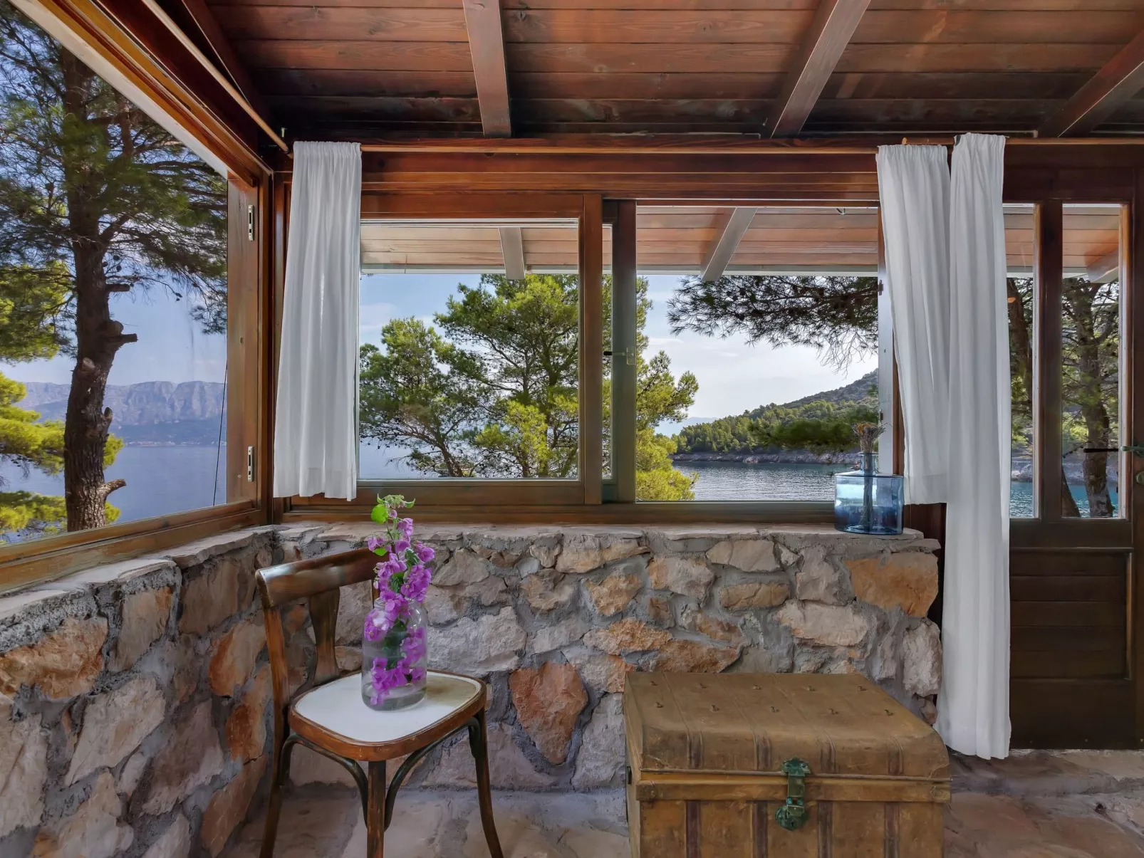 Haus in Općina Sućuraj mit Grill und Terrasse-Outside