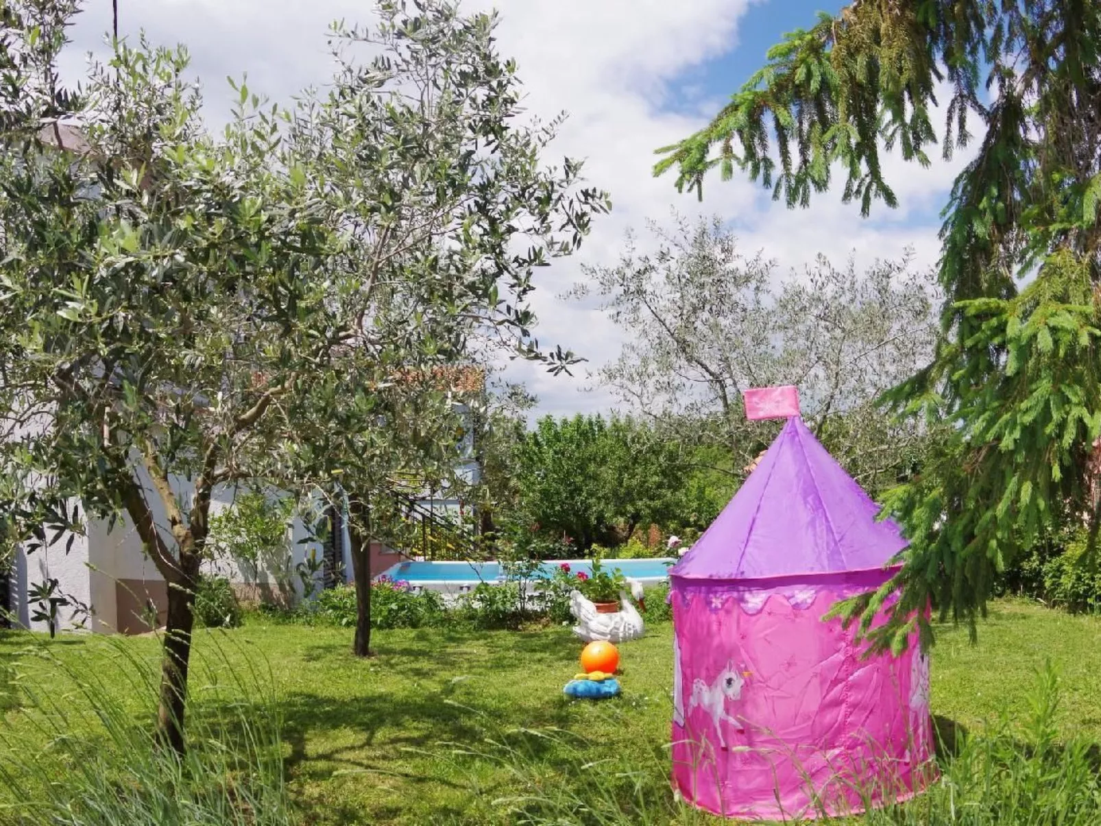 Im Dorf Peresiji-Image-tags.info